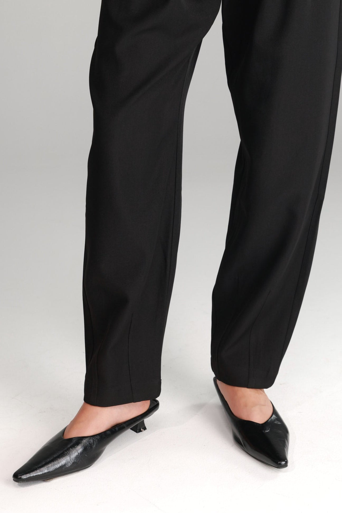 כפכפי אמבר שחורים