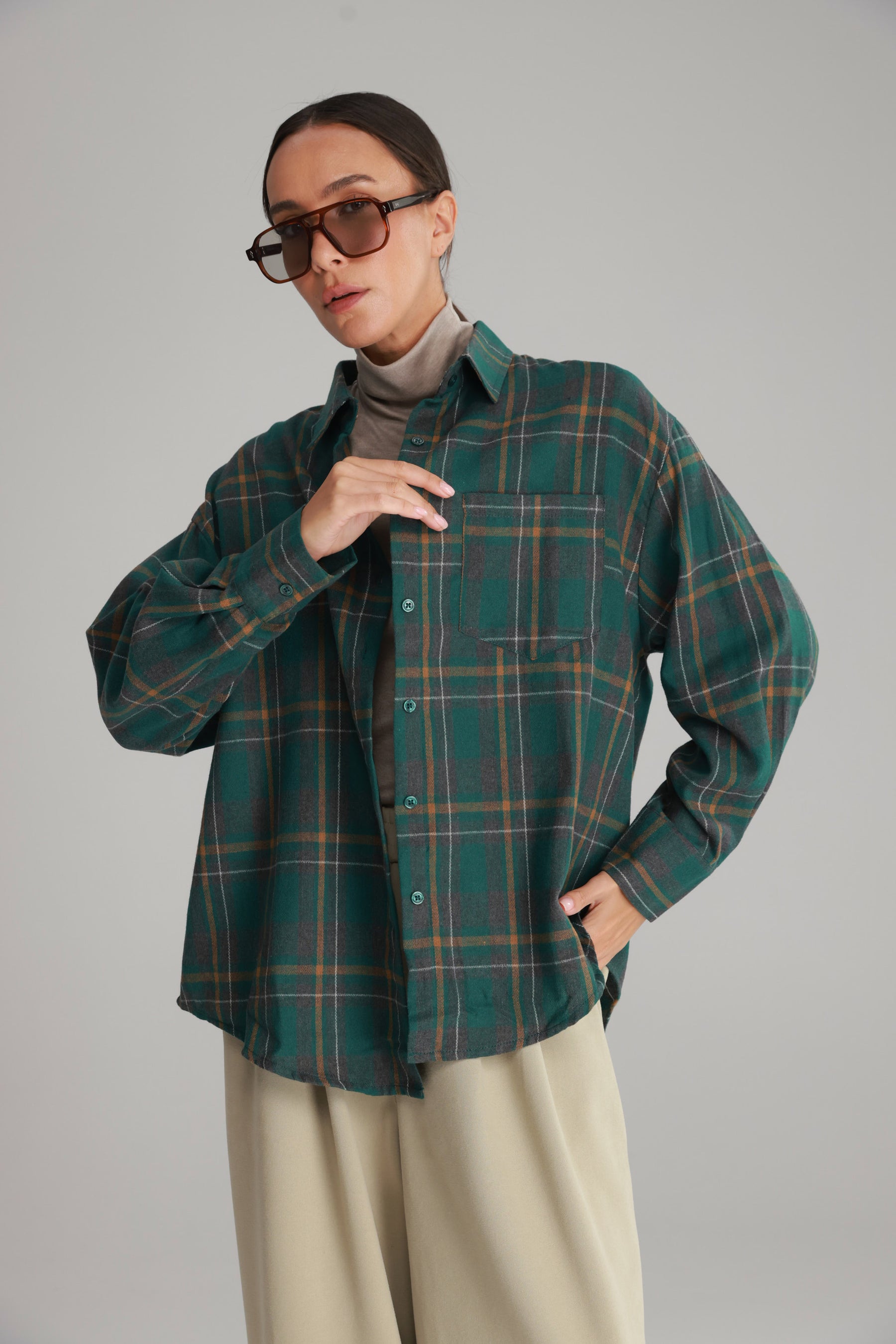 חולצת דרלין מכופתרת ירוקה