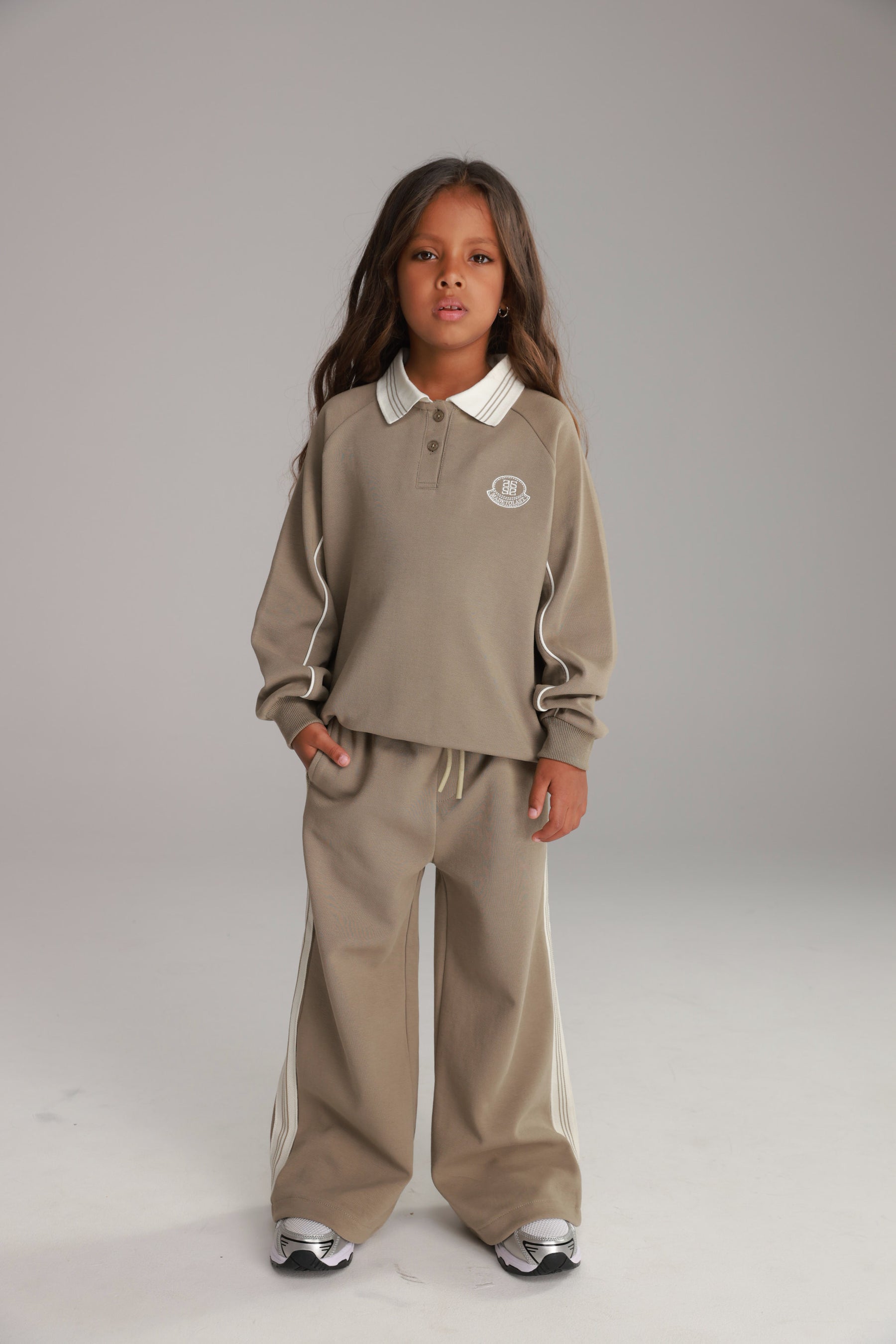 חליפת קמי חאקי