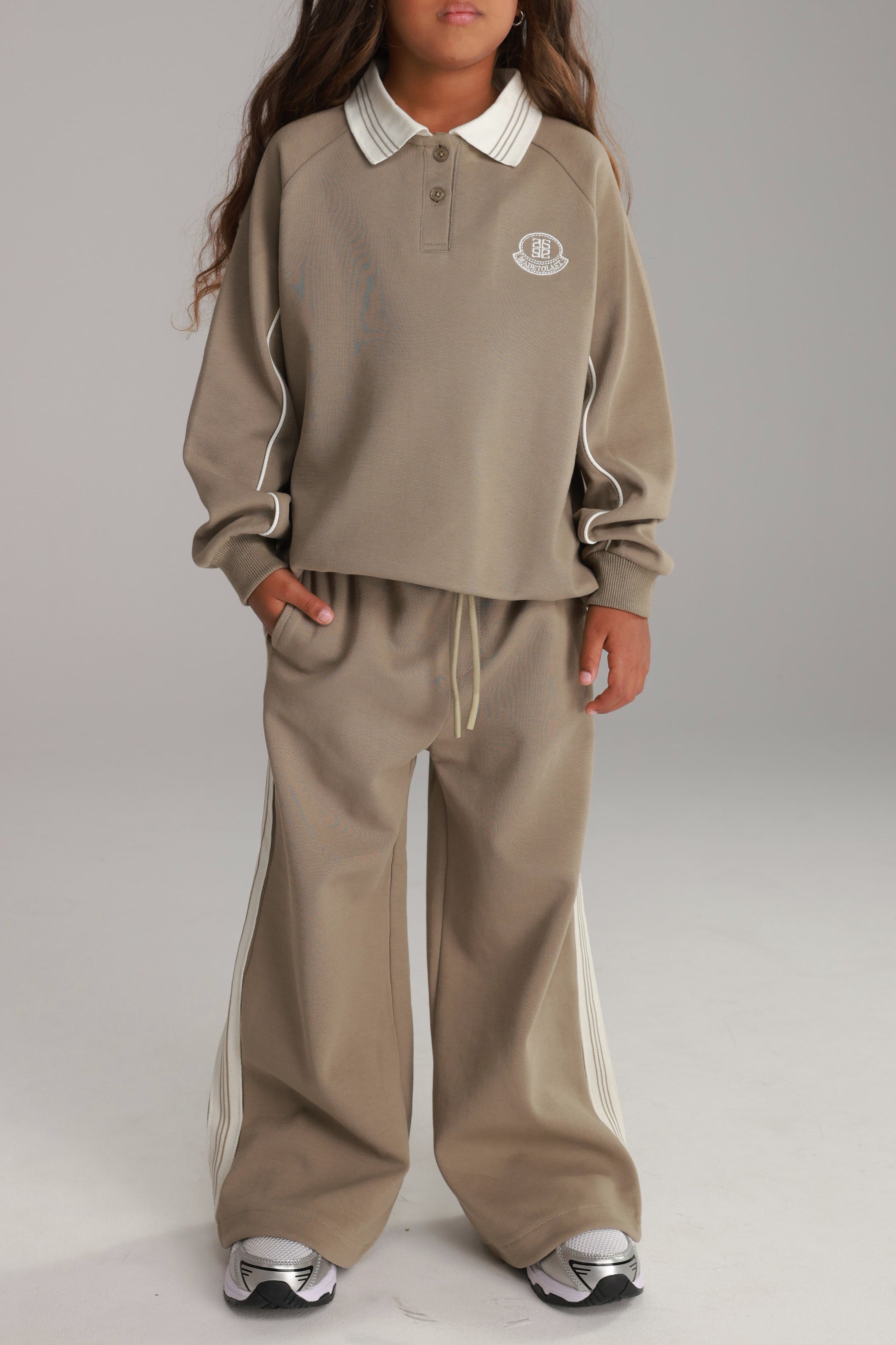 חליפת קמי חאקי