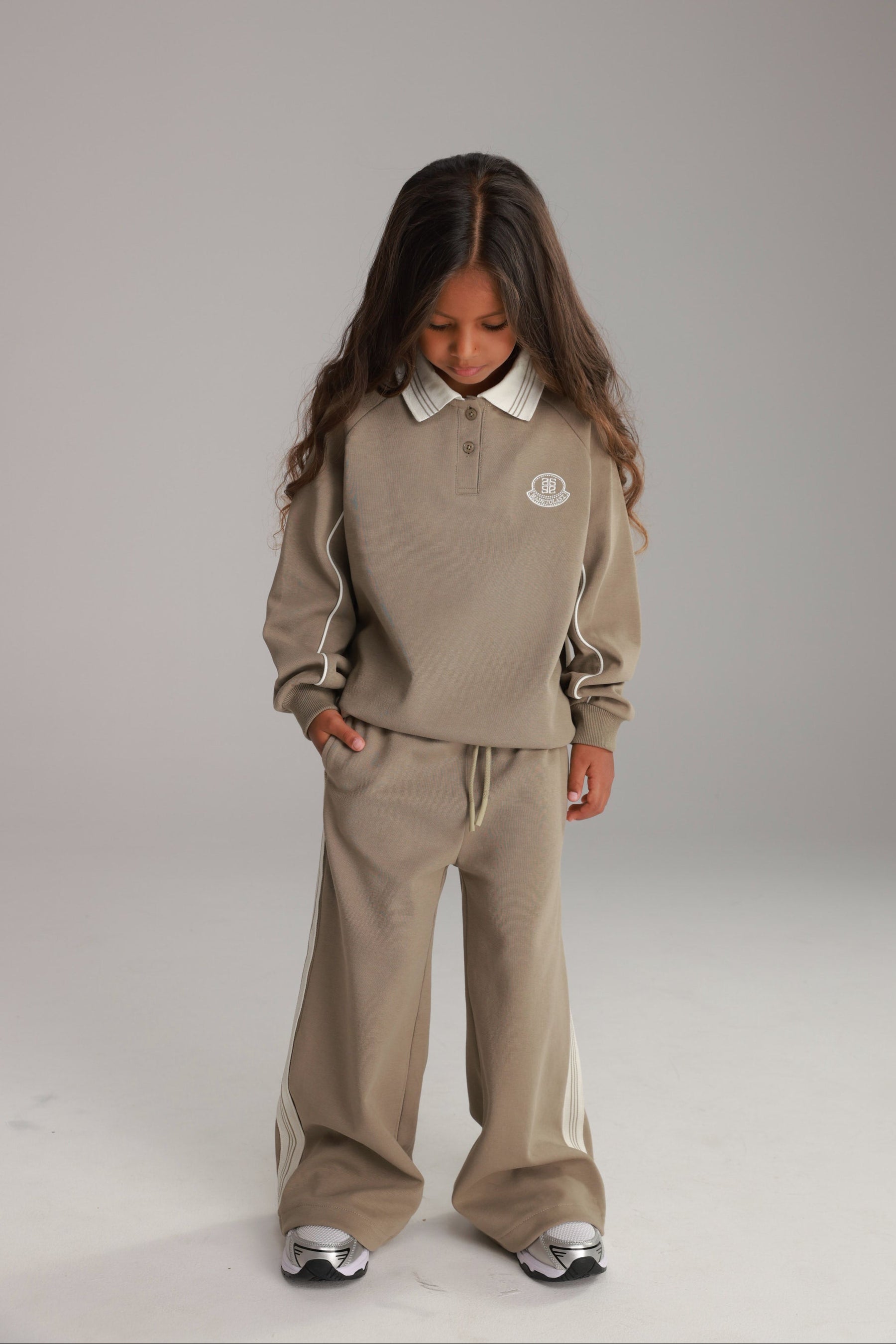 חליפת קמי חאקי