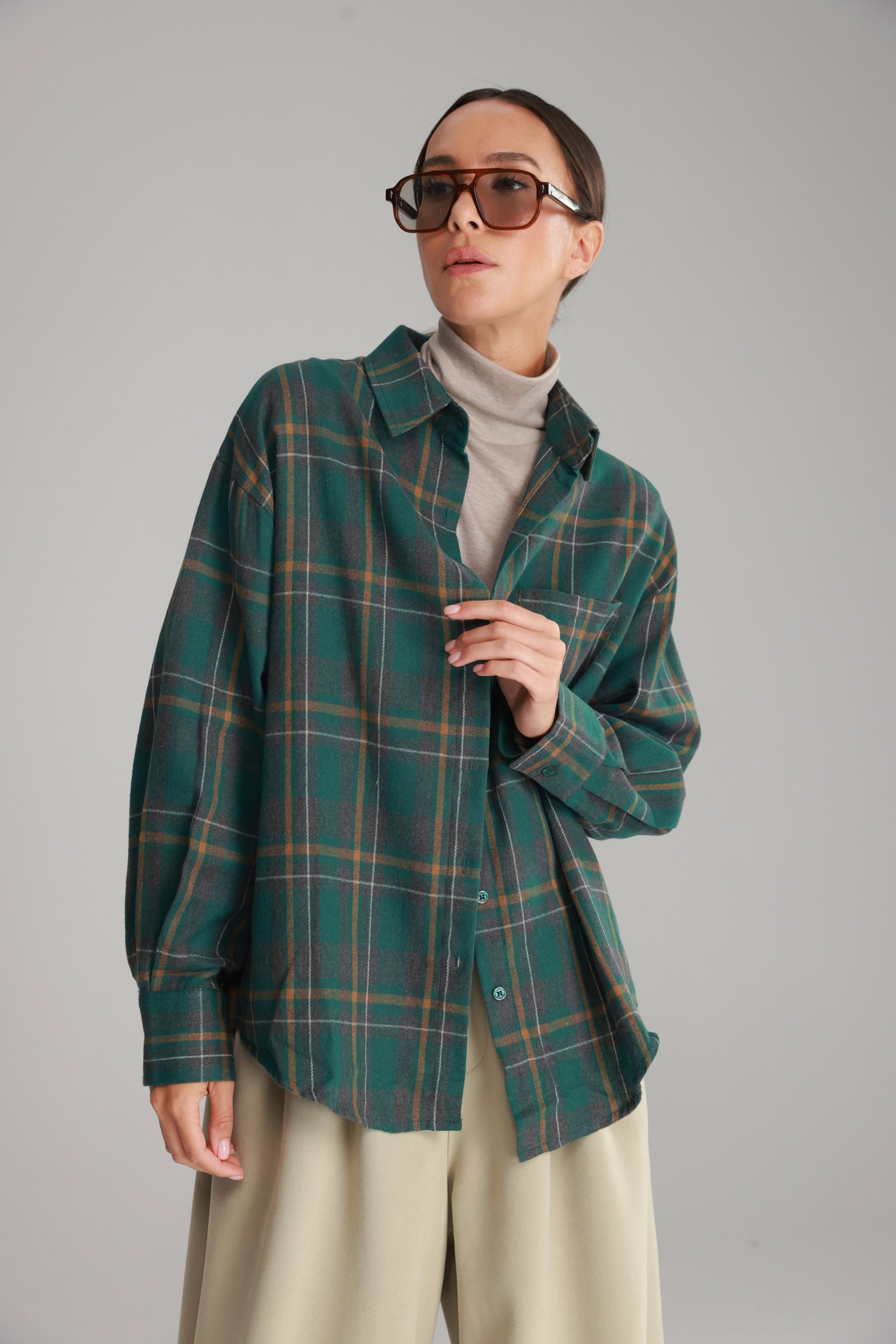 חולצת דרלין מכופתרת ירוקה