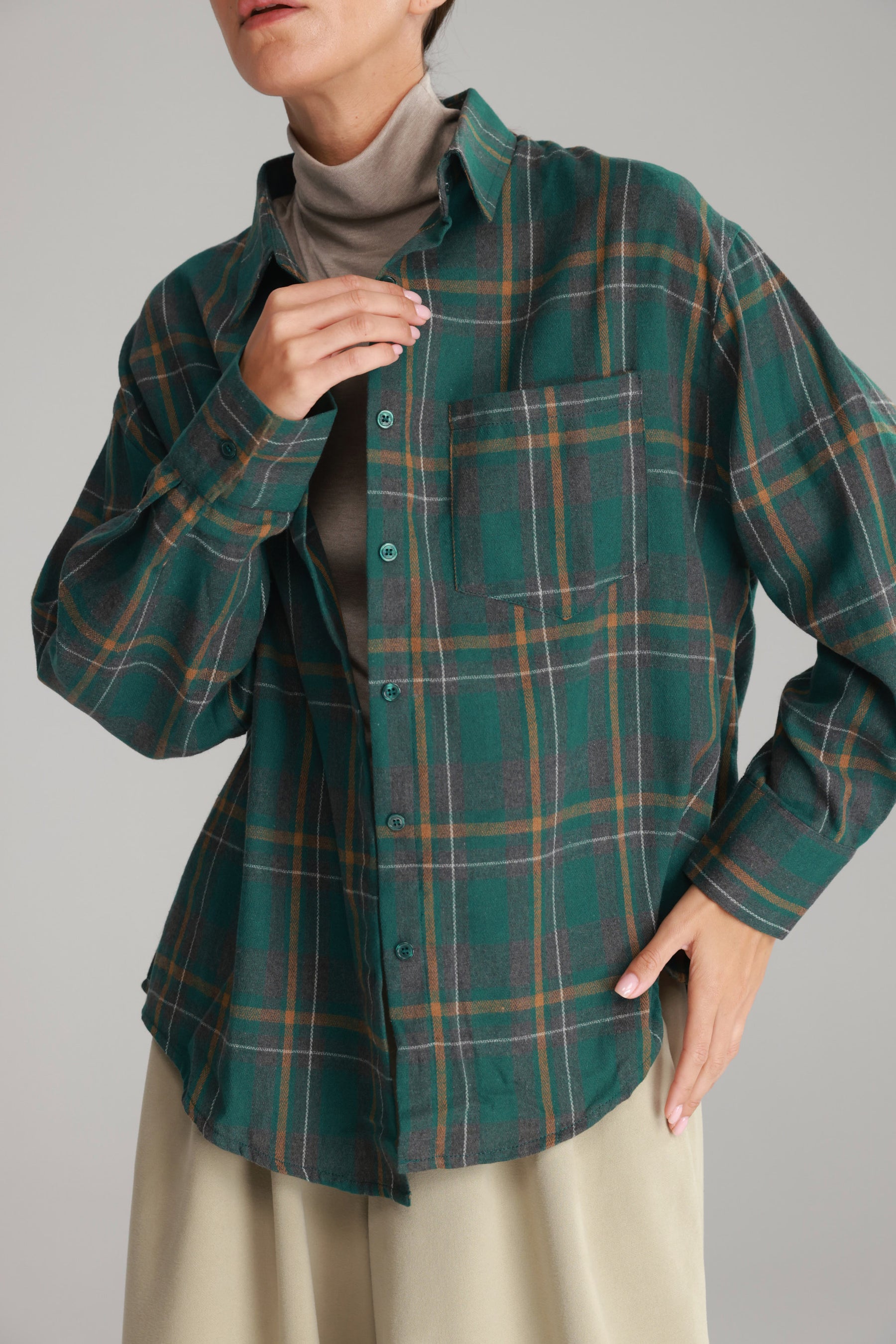 חולצת דרלין מכופתרת ירוקה