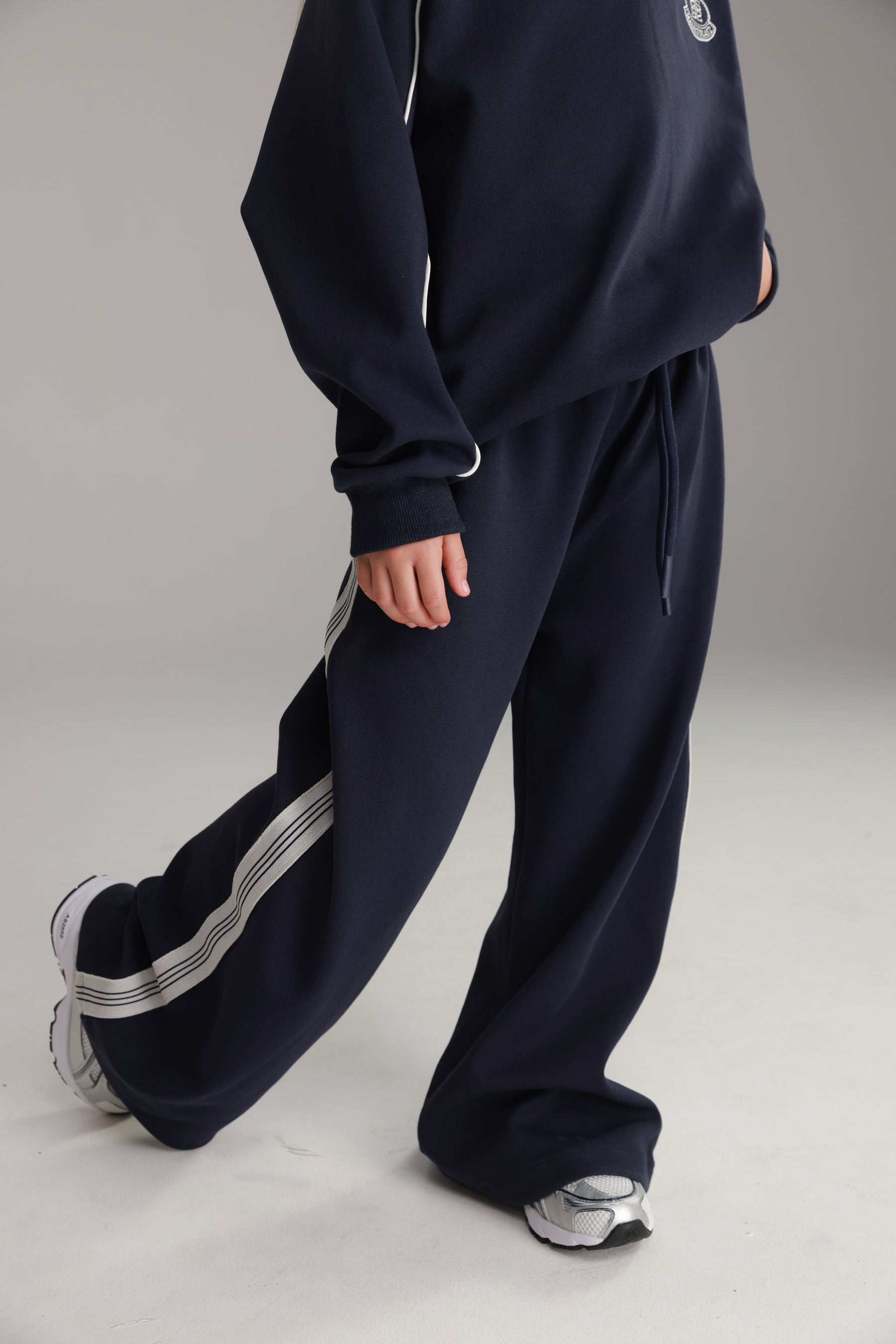 חליפת קמי נייבי