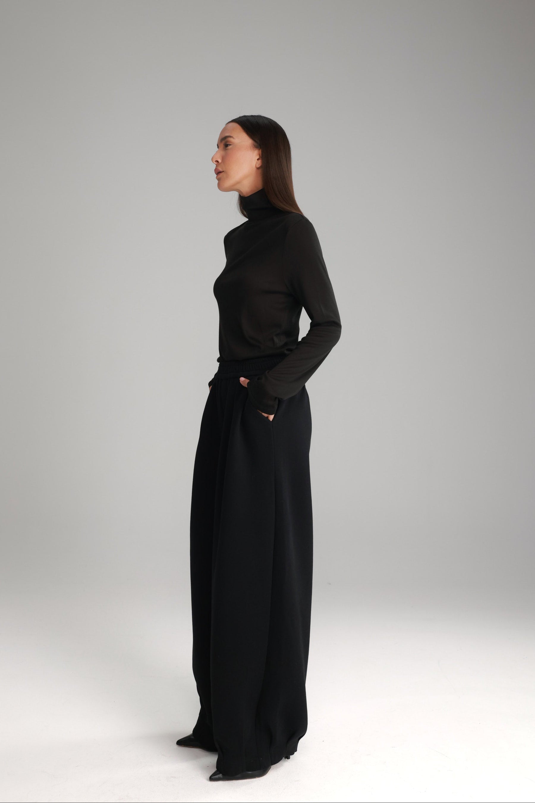 מכנסי בילי שחורים