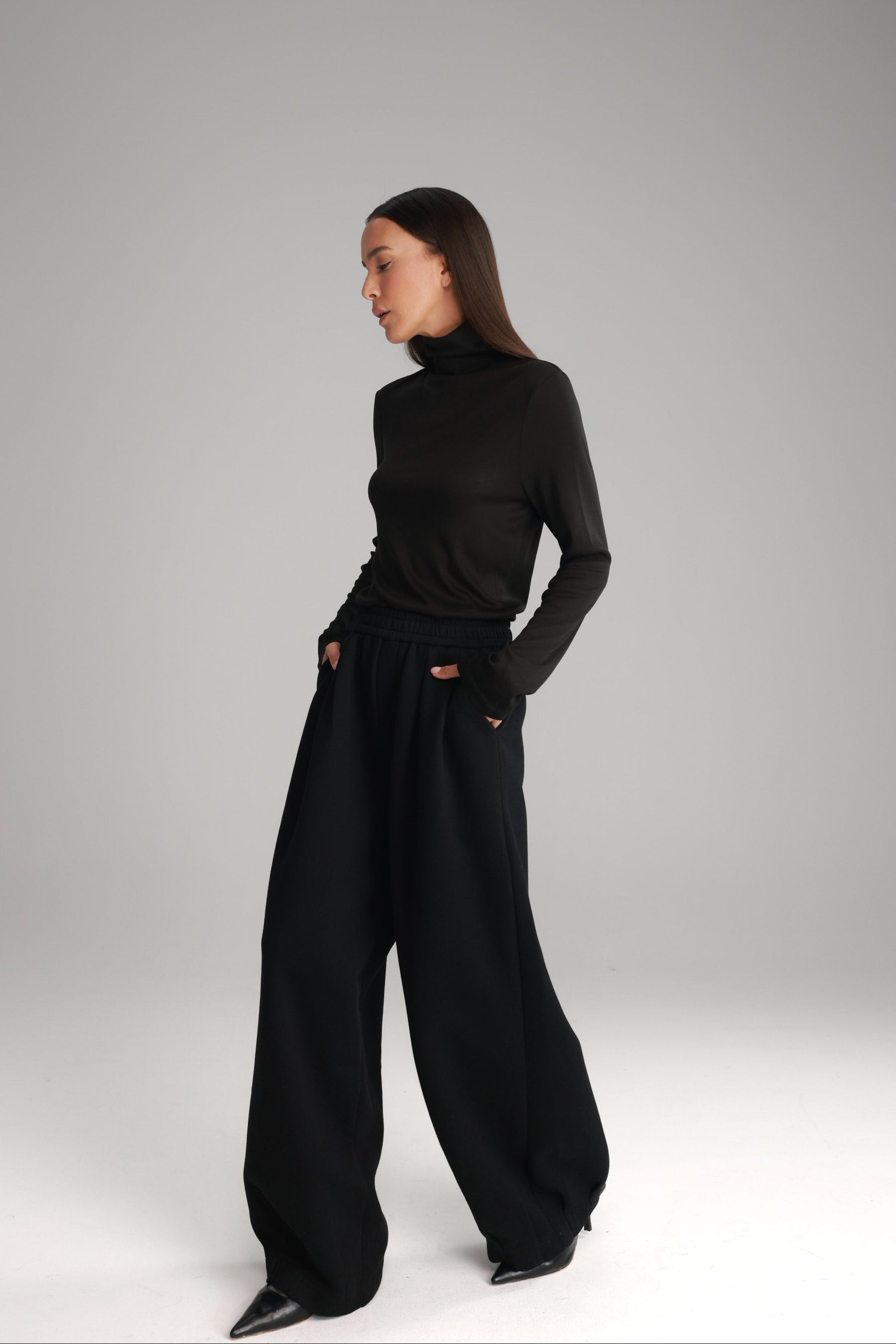 מכנסי בילי שחורים