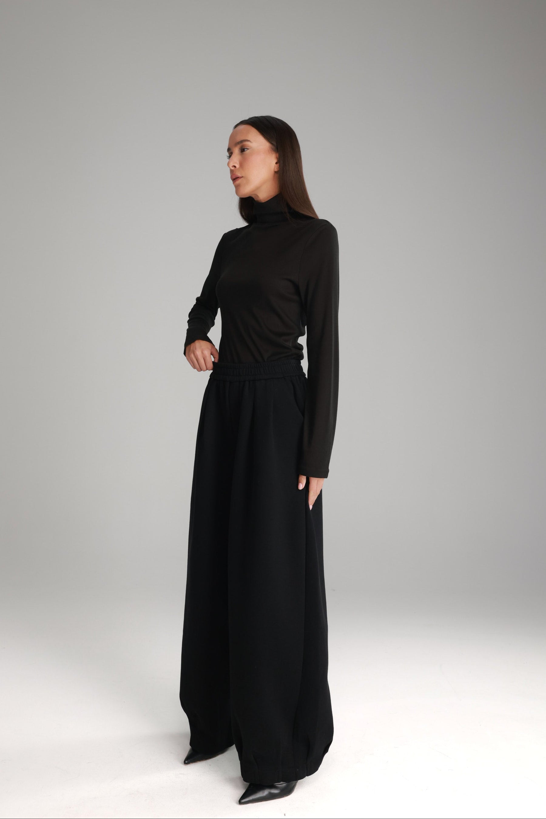 מכנסי בילי שחורים