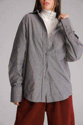 חולצת מקס מכופתרת אפורה