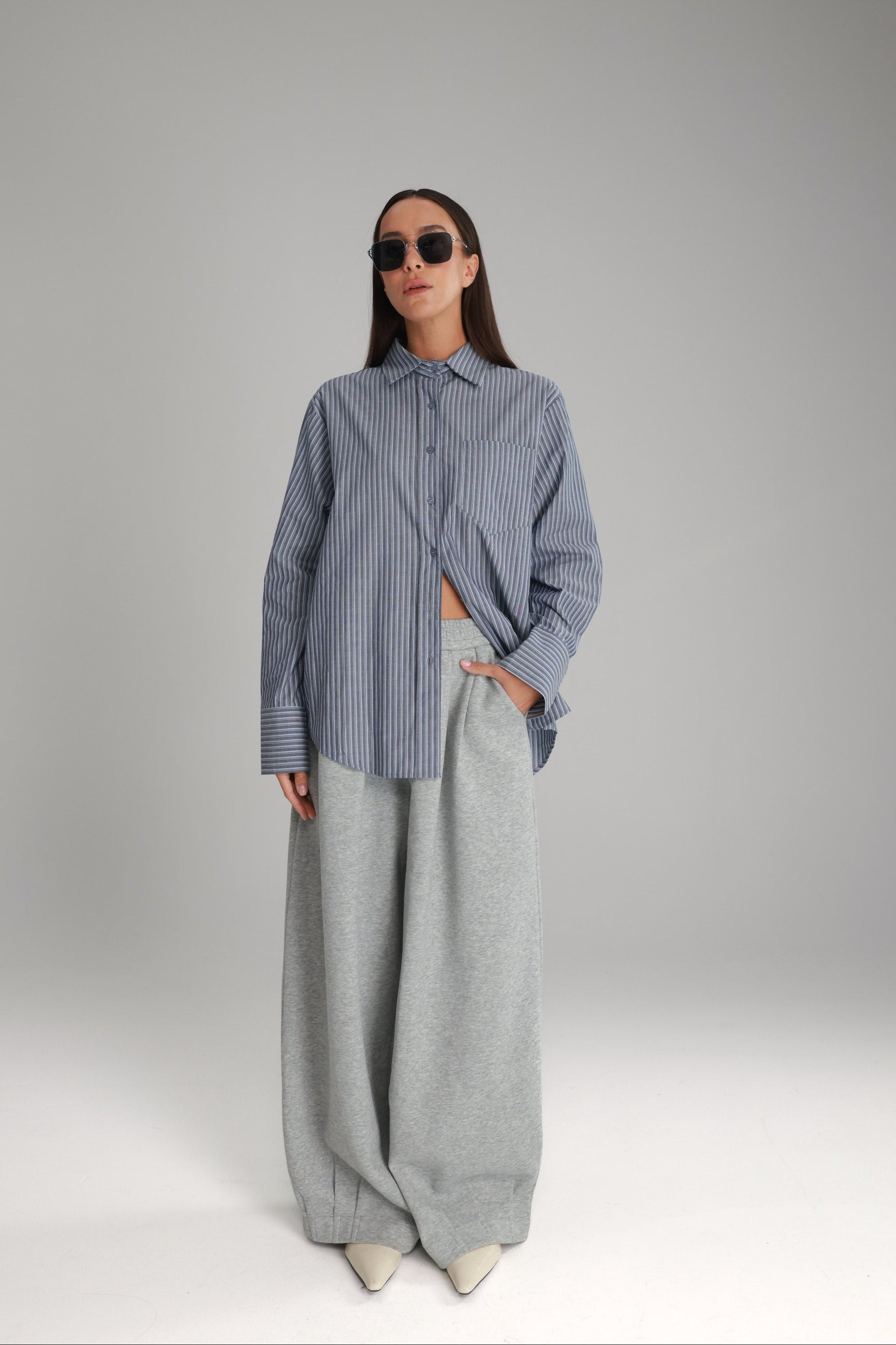 מכנסי בילי אפורים