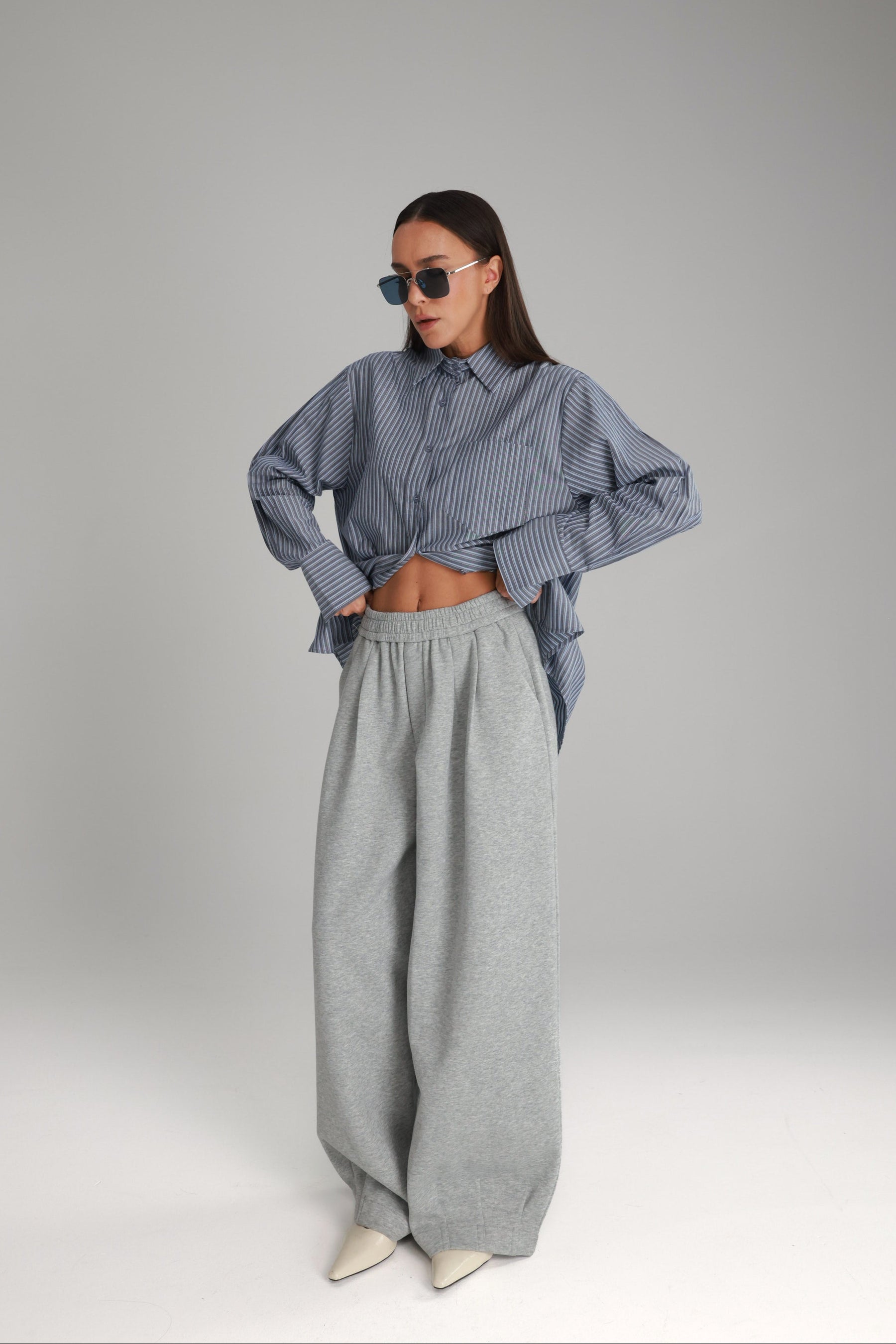 מכנסי בילי אפורים