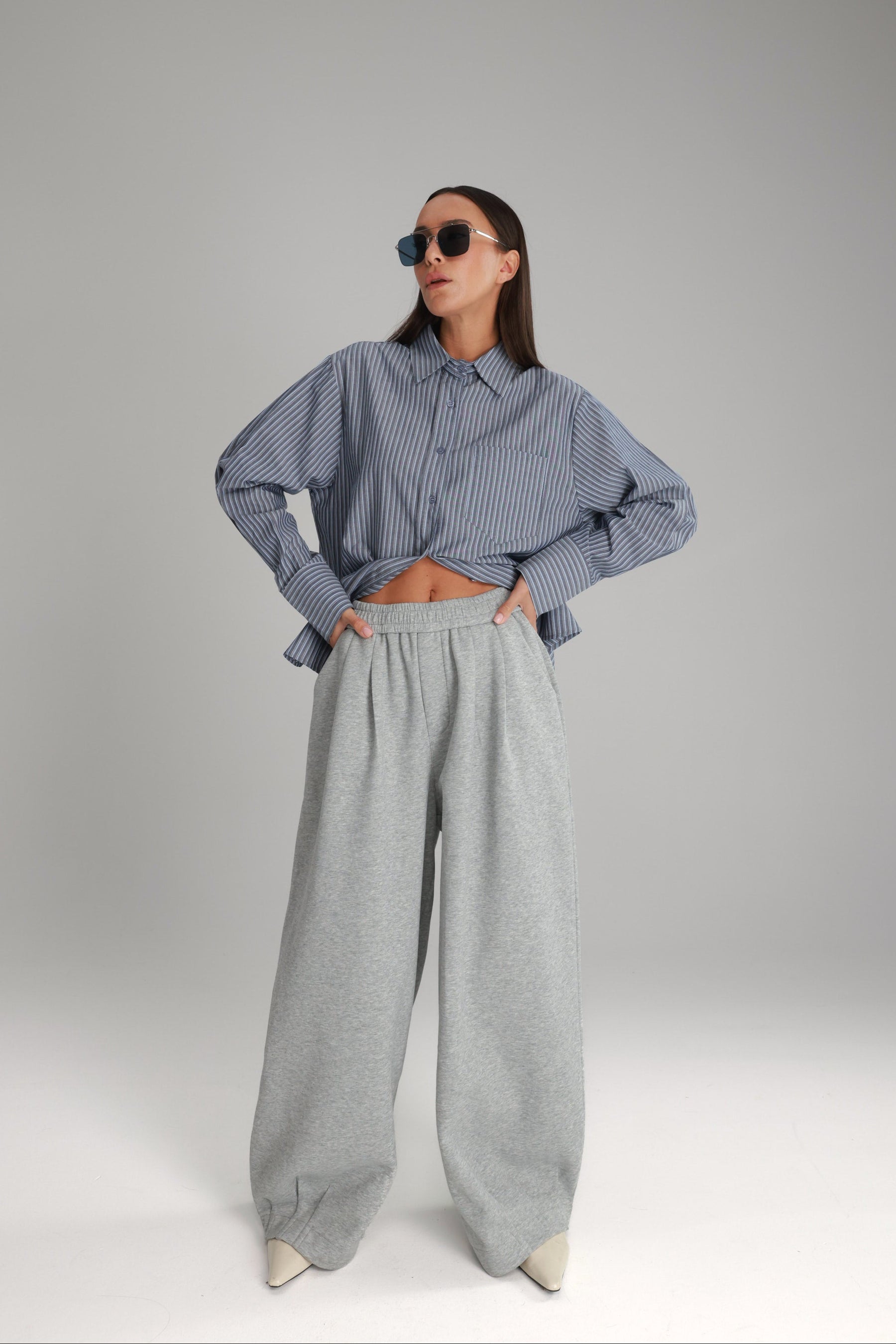 מכנסי בילי אפורים