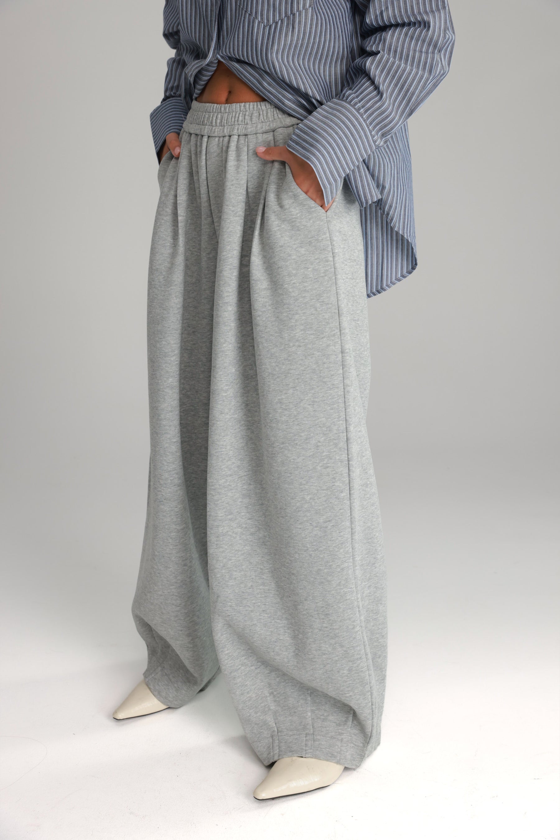 מכנסי בילי אפורים