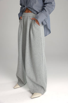 מכנסי בילי אפורים