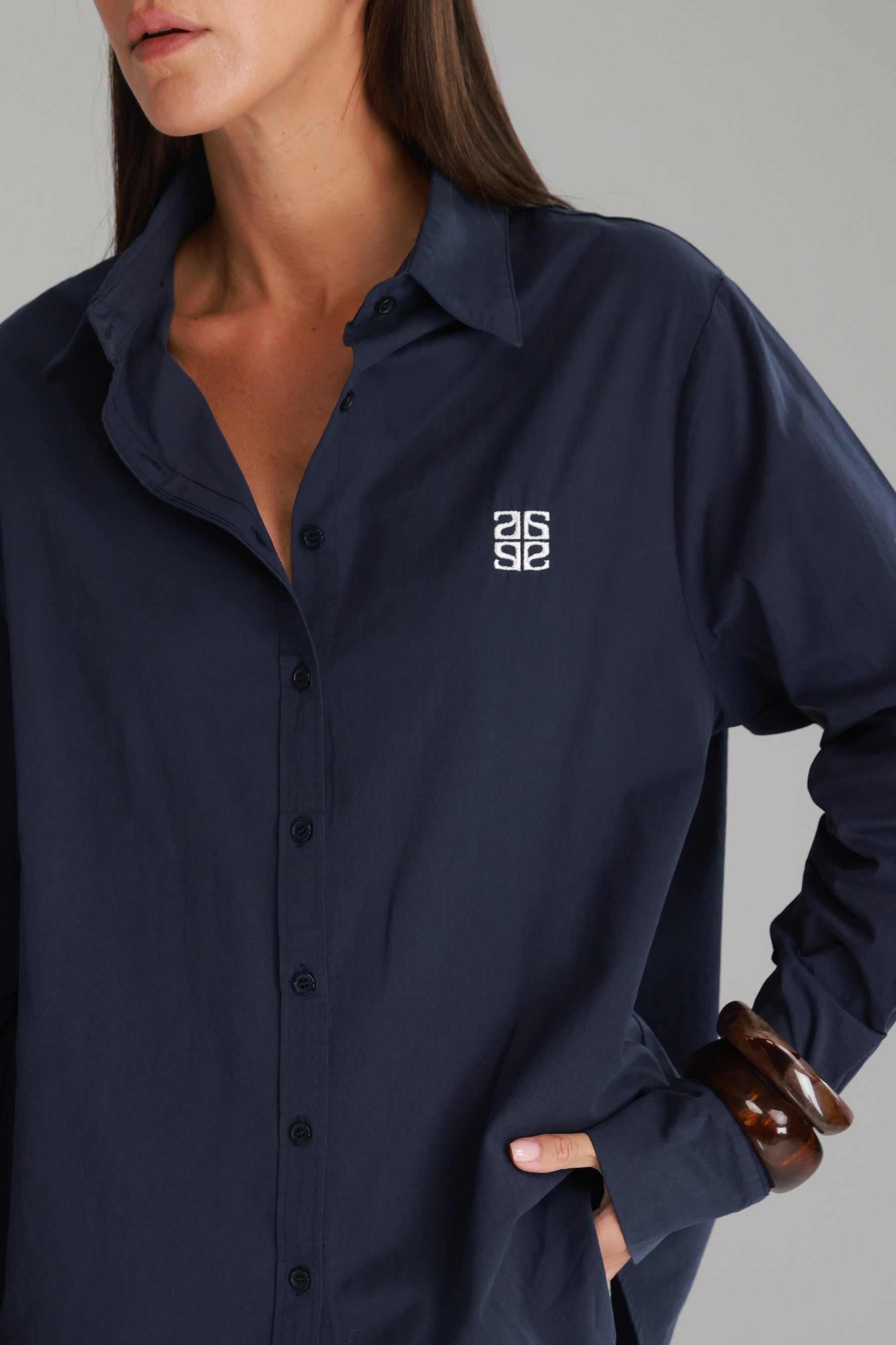 חולצת תיאו מכופתרת נייבי