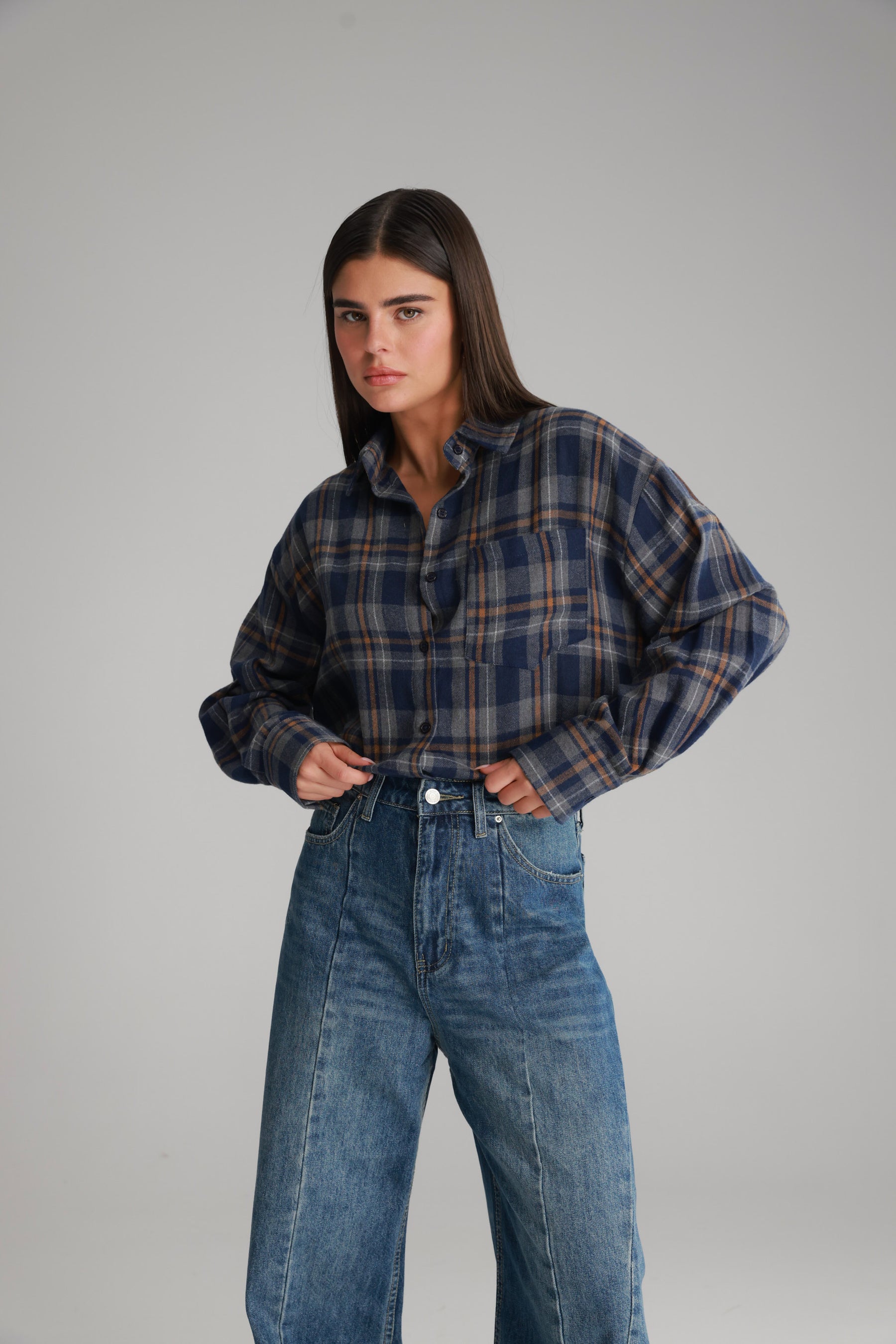 חולצת דרלין מכופתרת נייבי