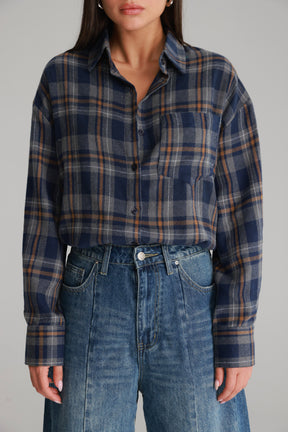 חולצת דרלין מכופתרת נייבי