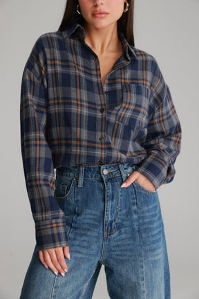 חולצת דרלין מכופתרת נייבי