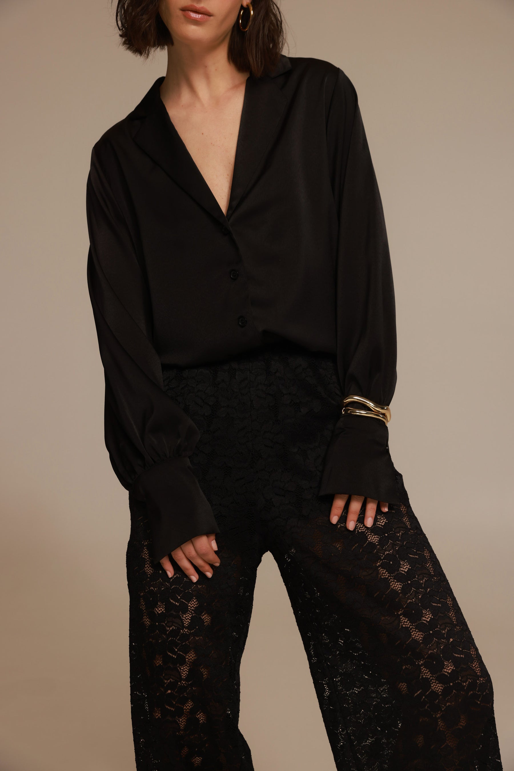 חולצת ויאנה מכופתרת שחורה