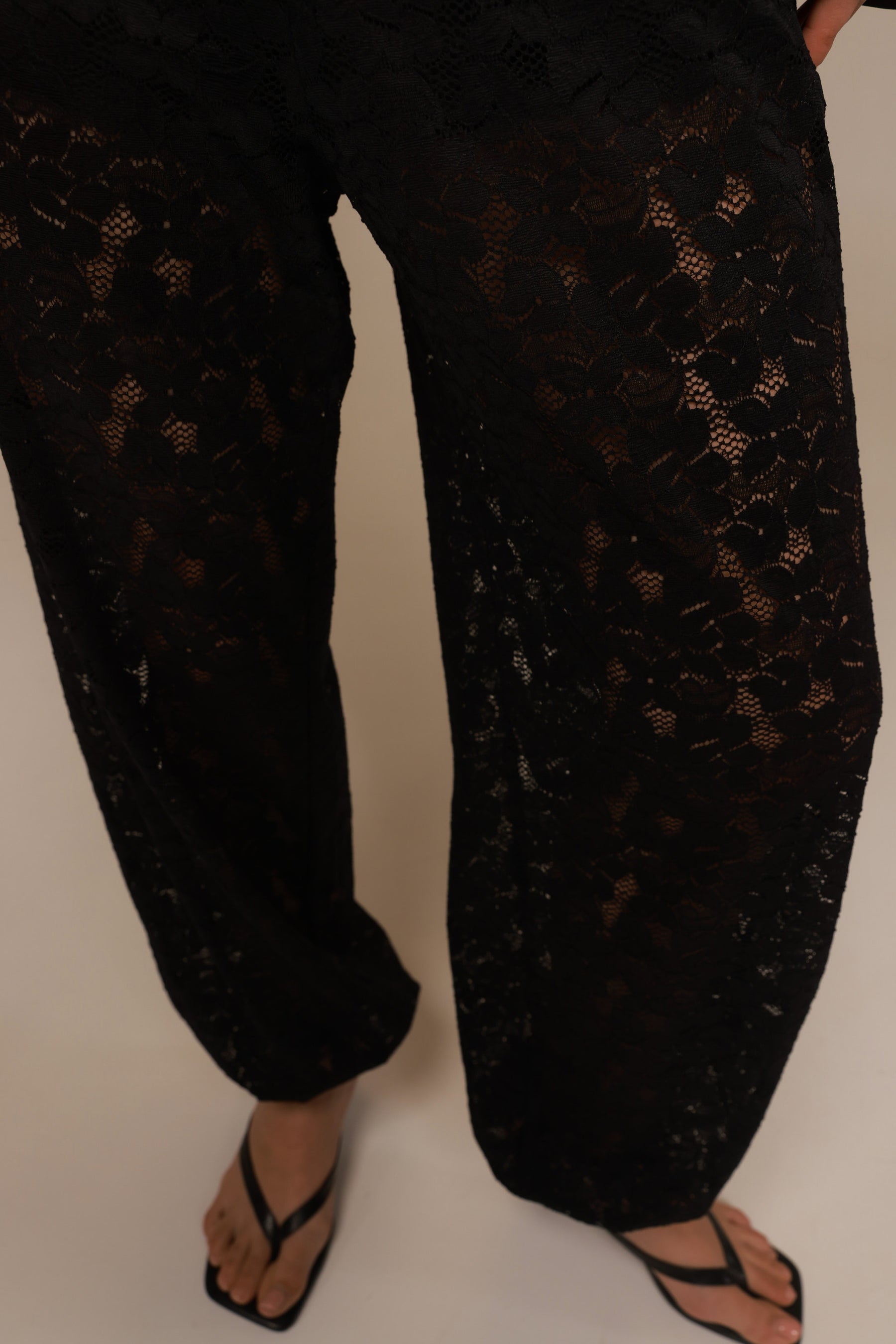 מכנסי קפרי שחורים