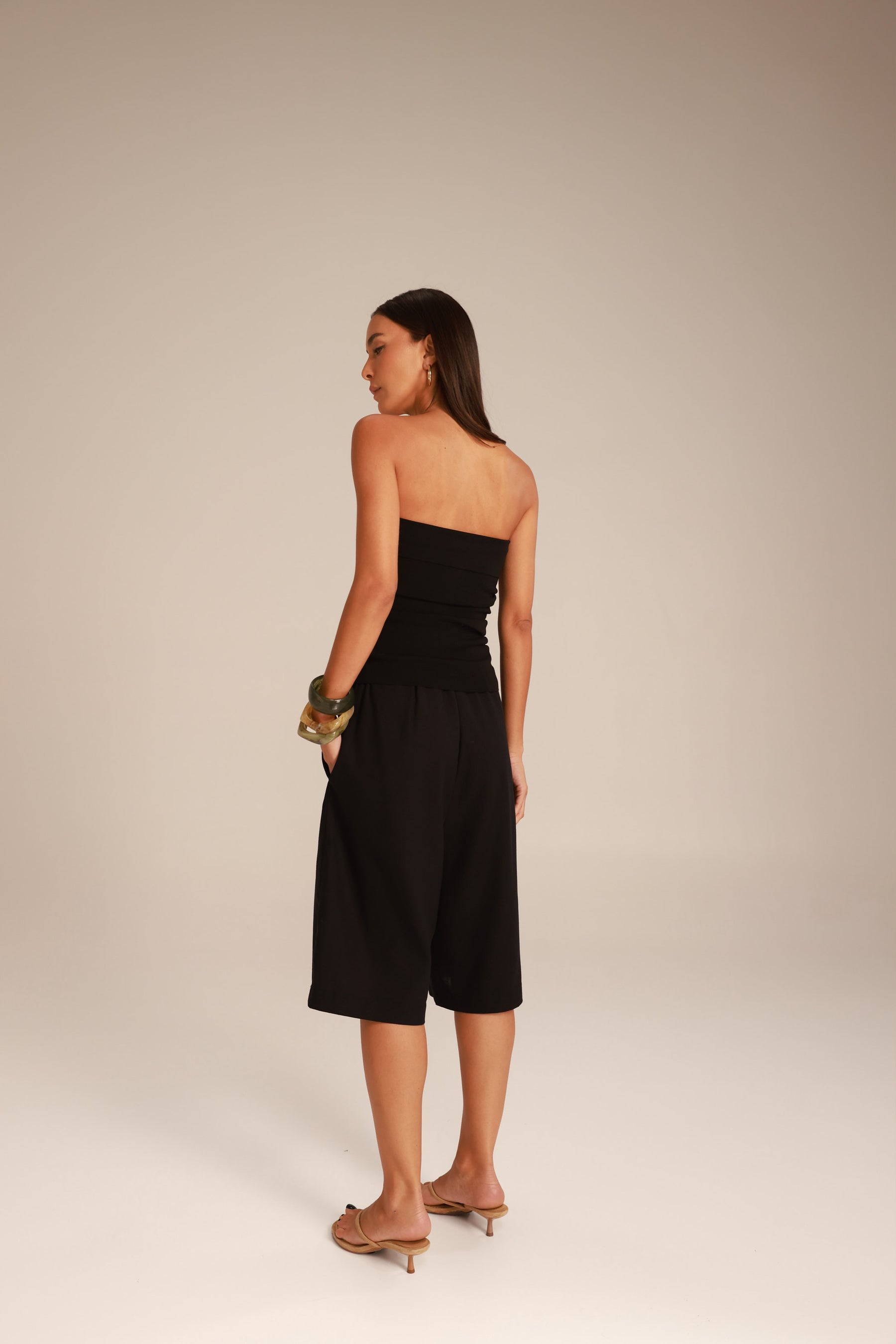 חולצת סטרפלס לילה שחורה