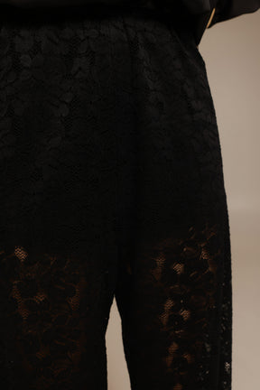 מכנסי קפרי שחורים