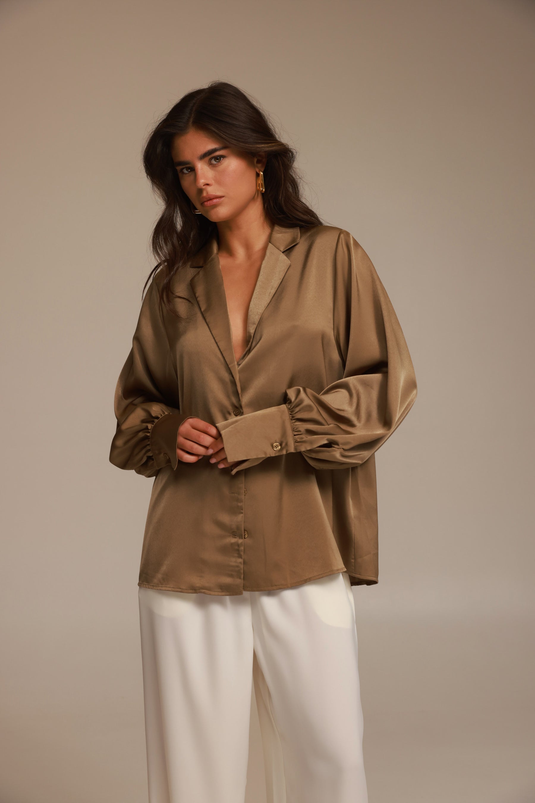 חולצת ויאנה מכופתרת חאקי