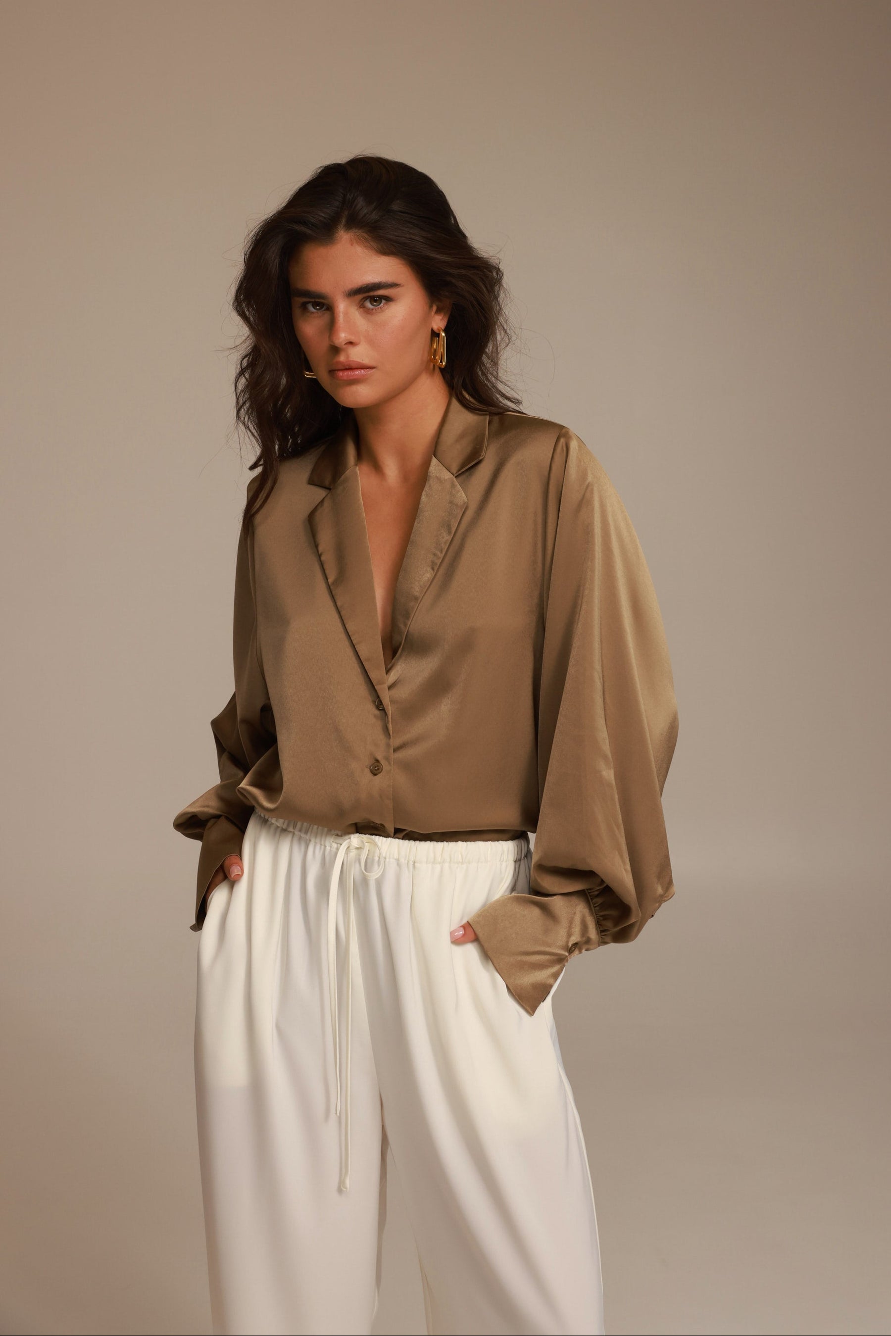 חולצת ויאנה מכופתרת חאקי