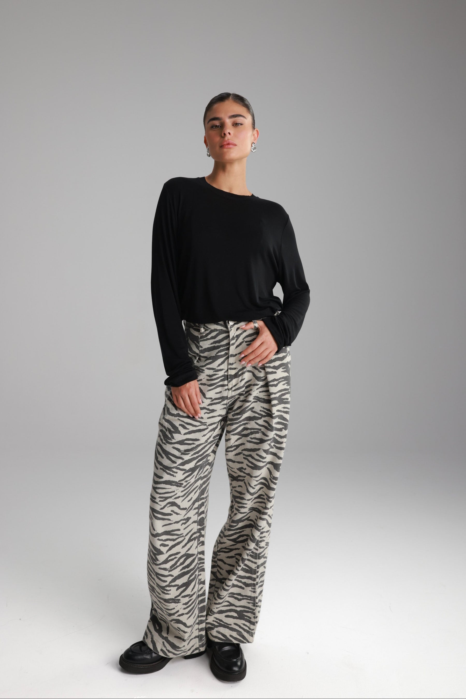 חולצת ביילין שחורה