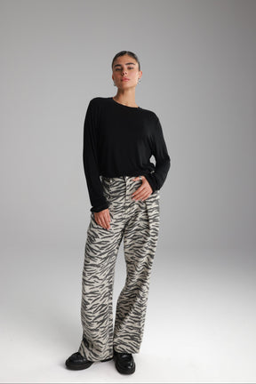 חולצת ביילין שחורה