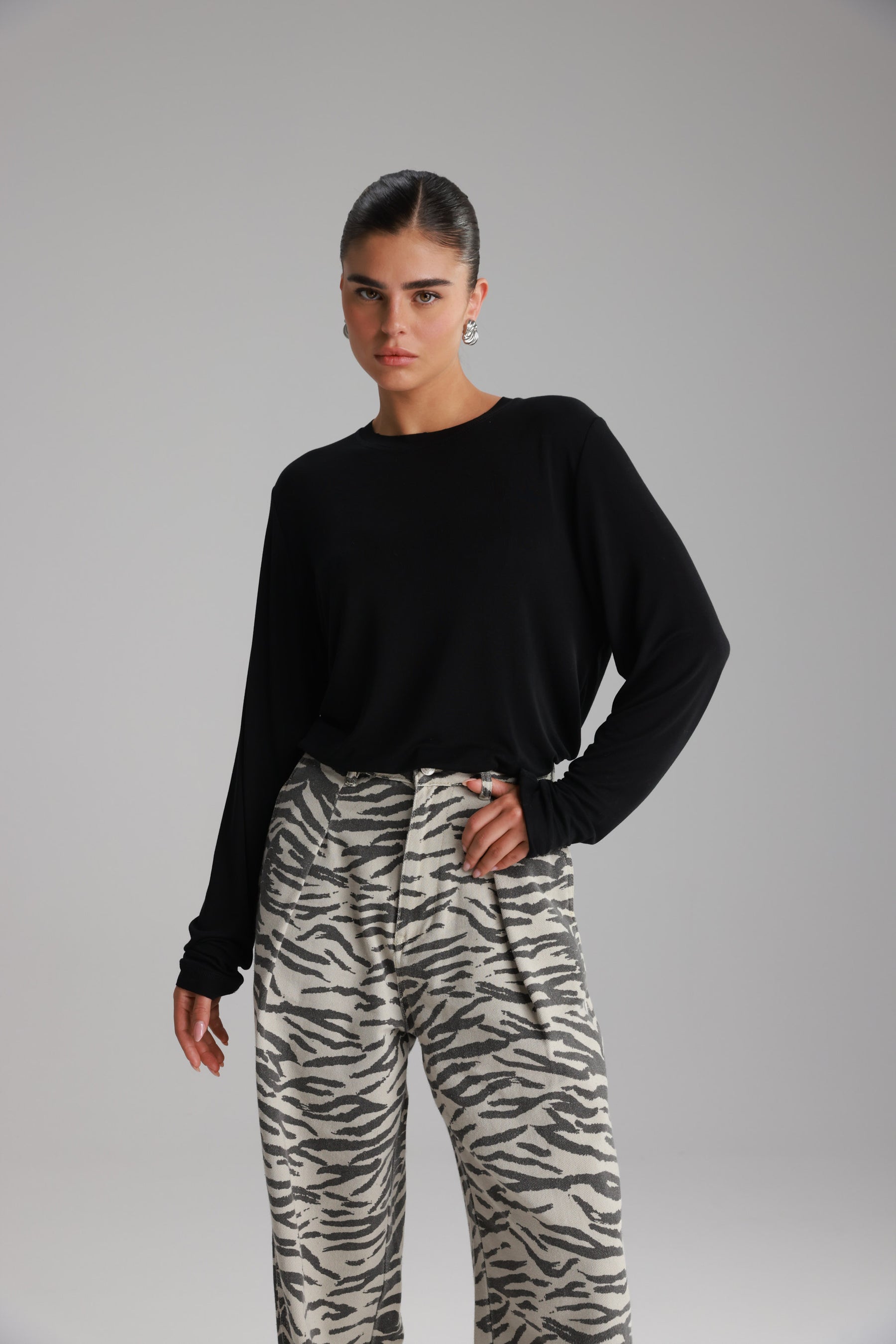 חולצת ביילין שחורה