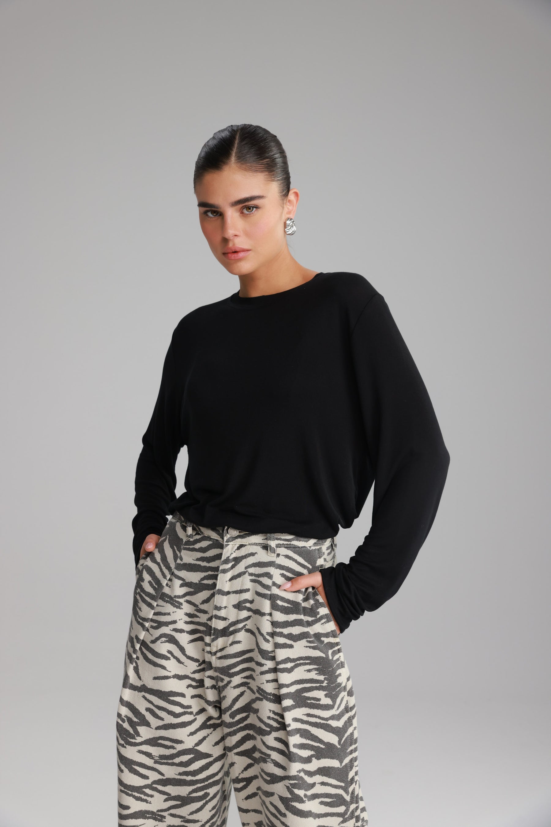 חולצת ביילין שחורה