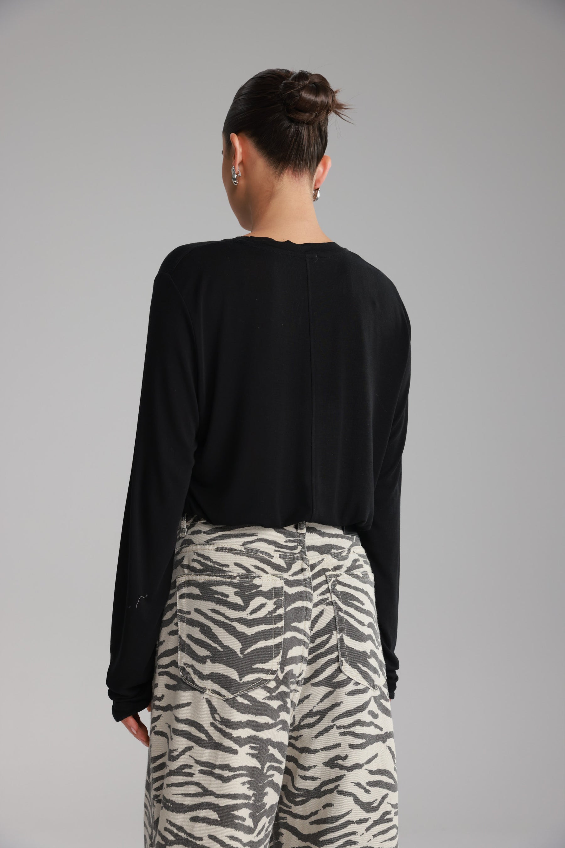 חולצת ביילין שחורה