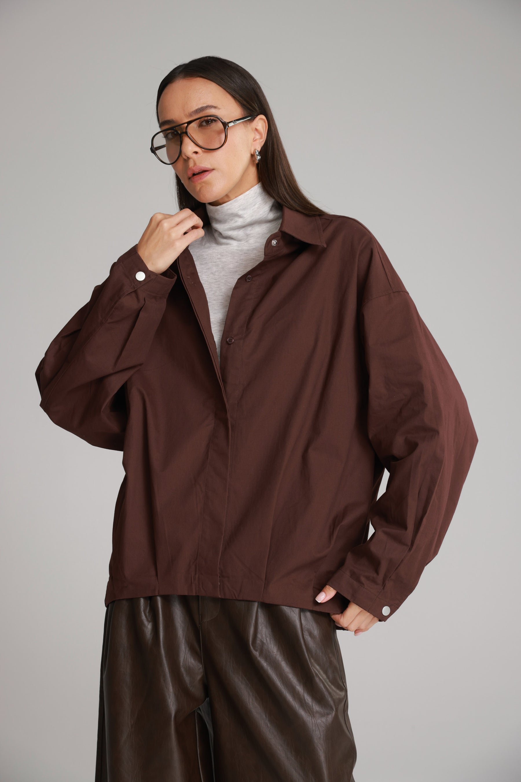 חולצת ארי מכופתרת בורדו