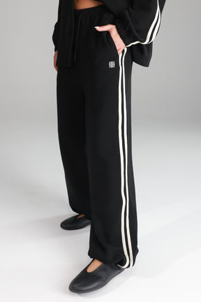 חליפת מלאני שחורה