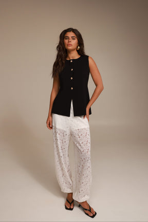 מכנסי קפרי לבנים