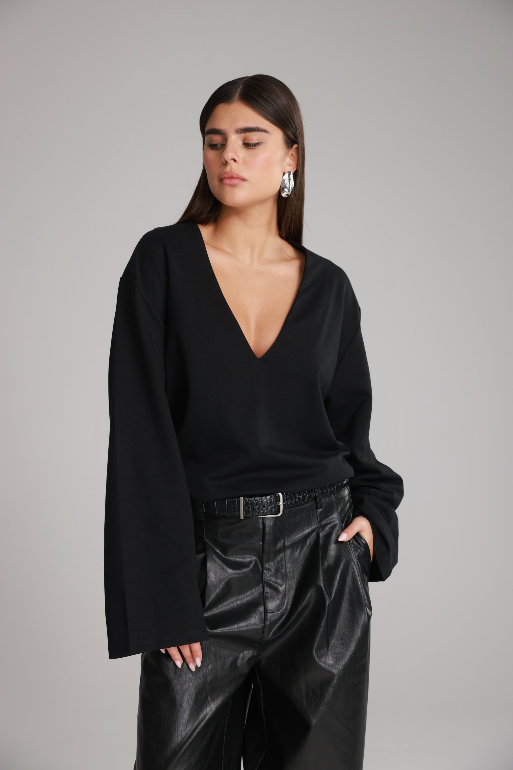 חולצת פרטון שחורה