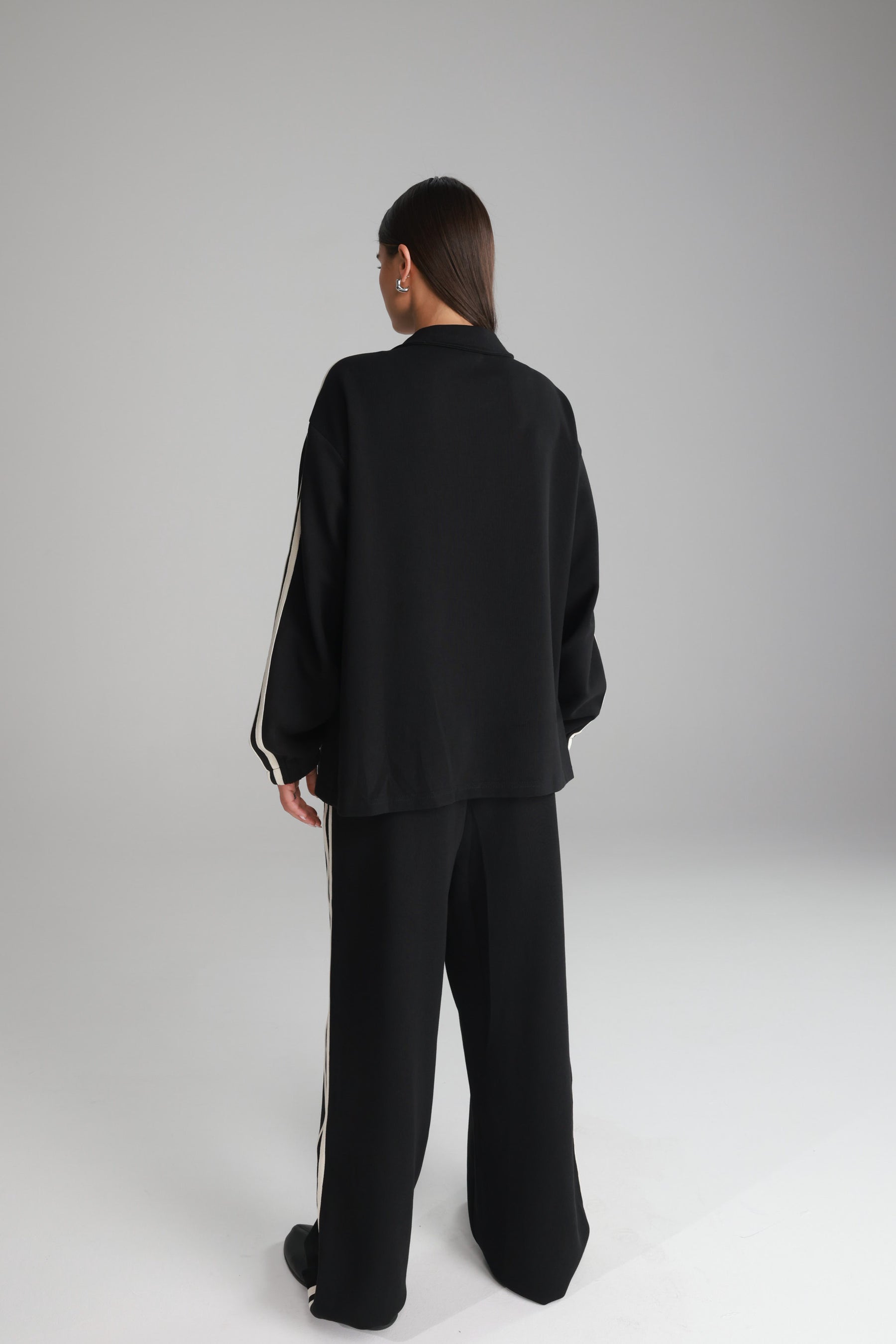 חליפת מלאני שחורה