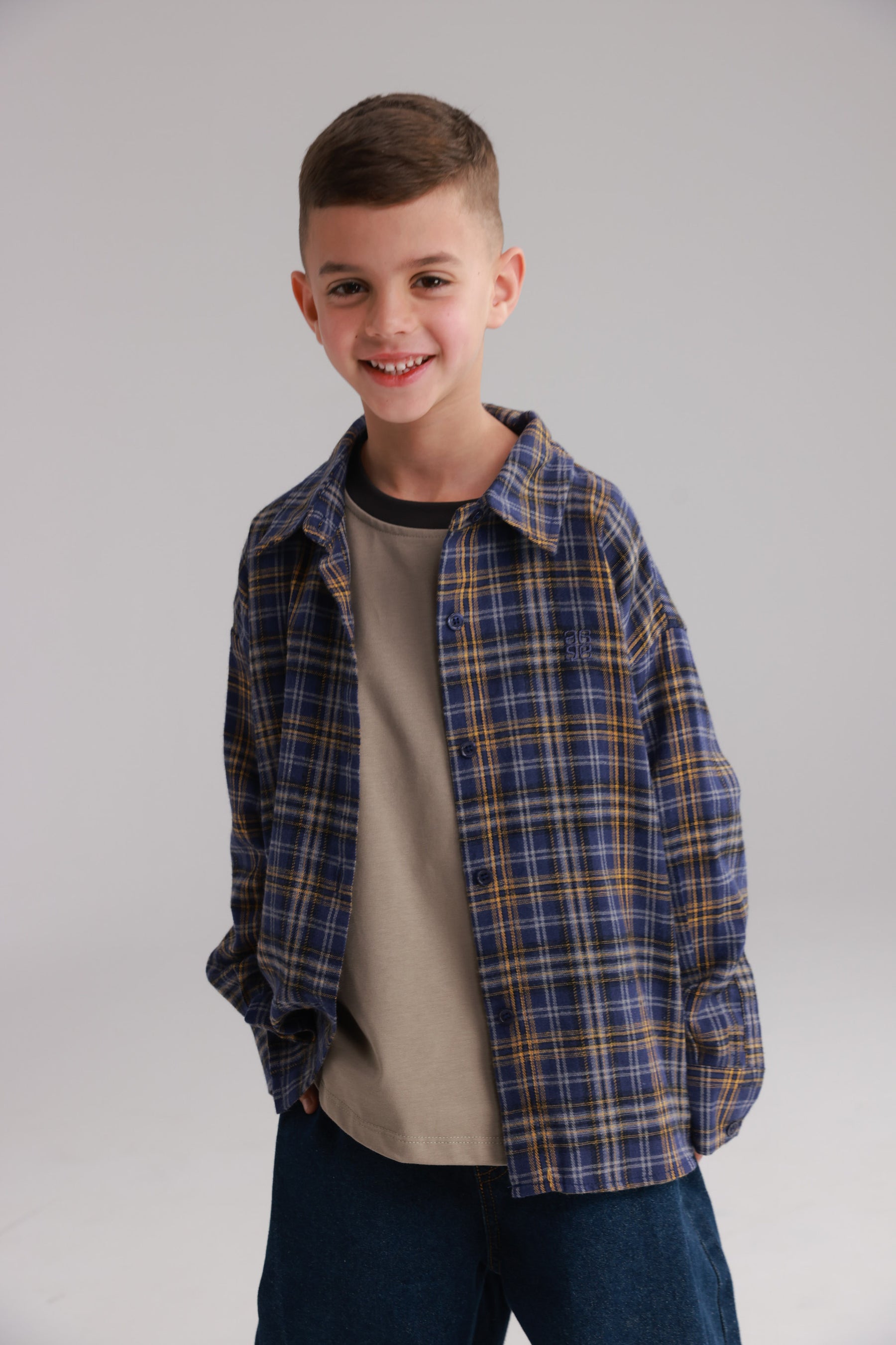 חולצת איב מכופתרת נייבי