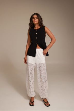 מכנסי קפרי לבנים