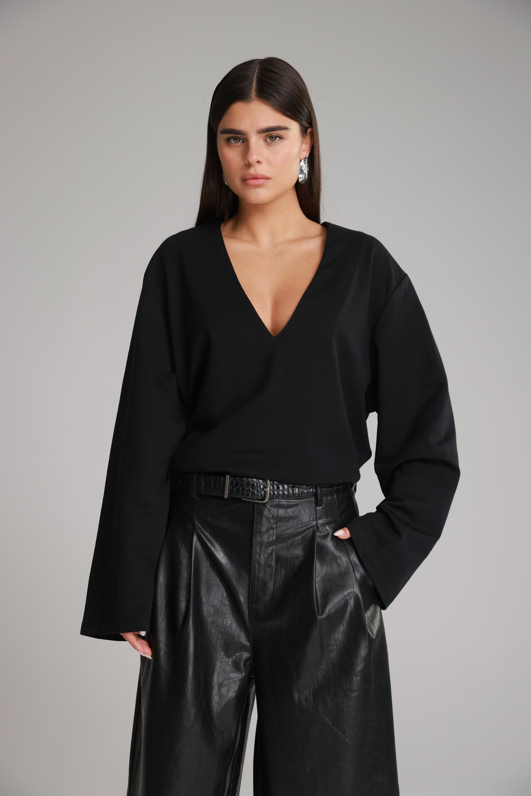 חולצת פרטון שחורה