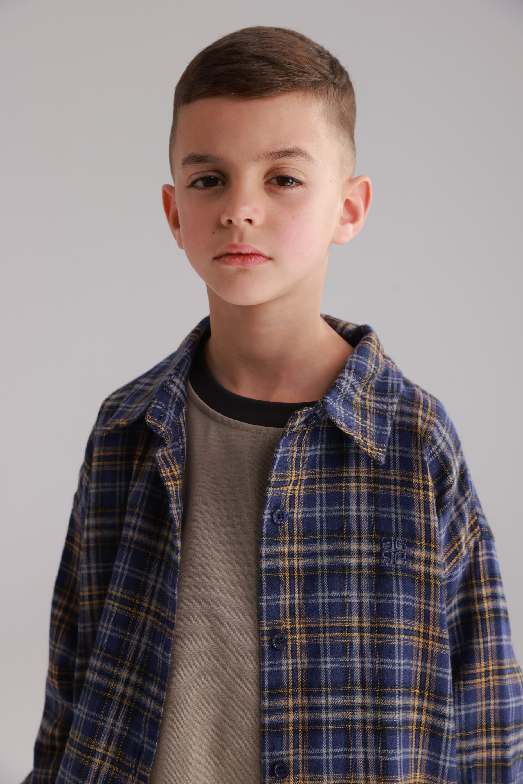 חולצת איב מכופתרת נייבי