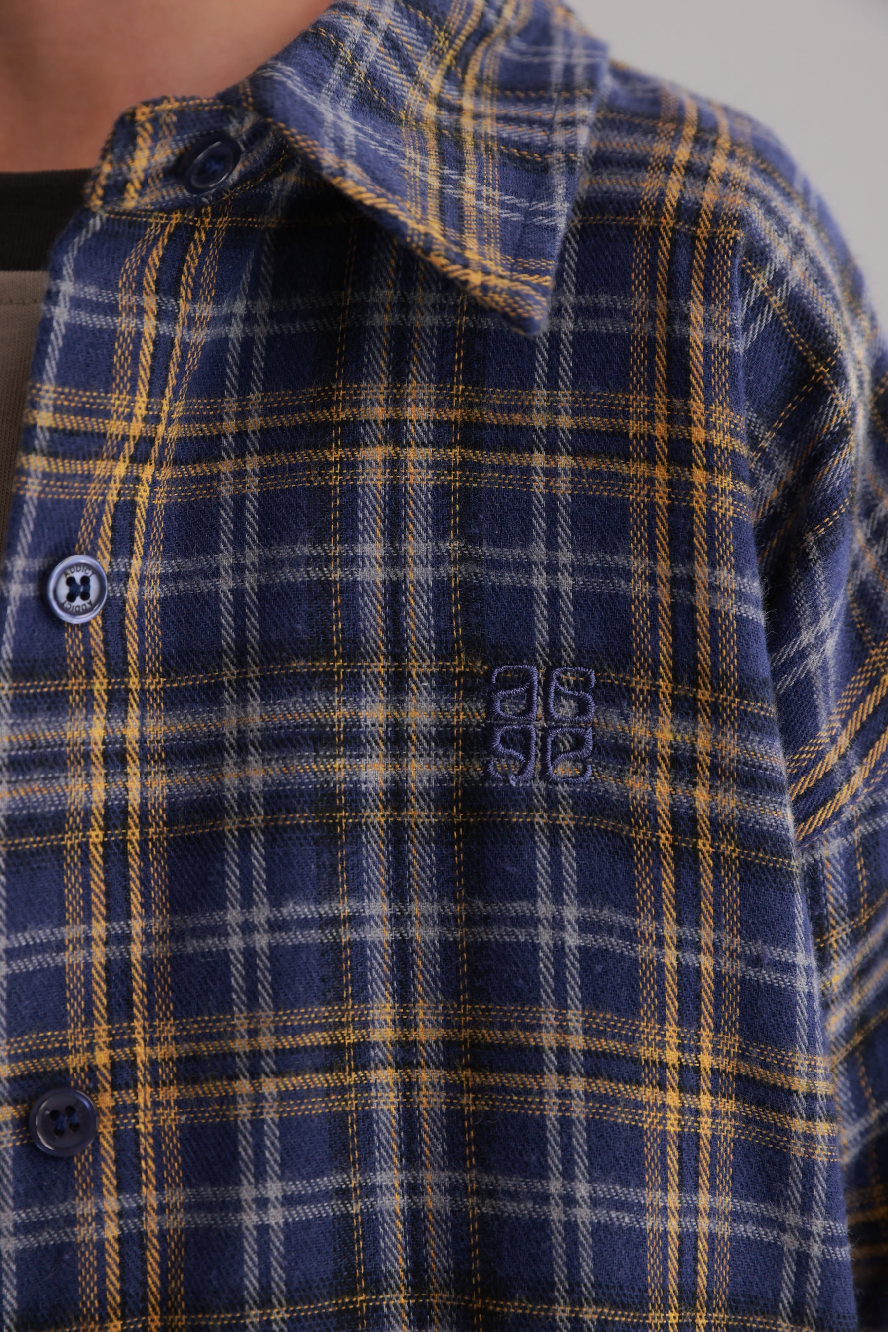 חולצת איב מכופתרת נייבי