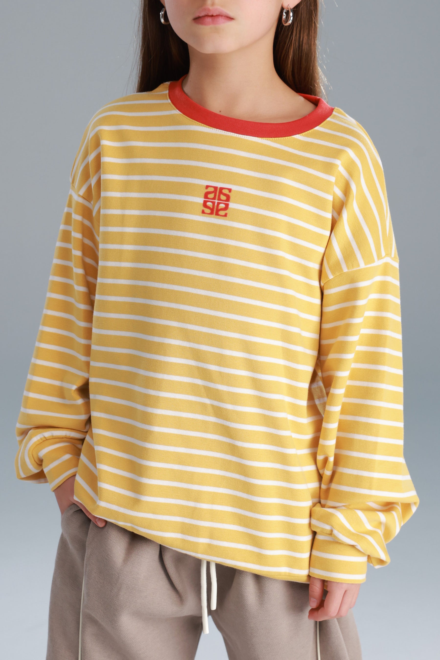 חולצת סולי צהובה