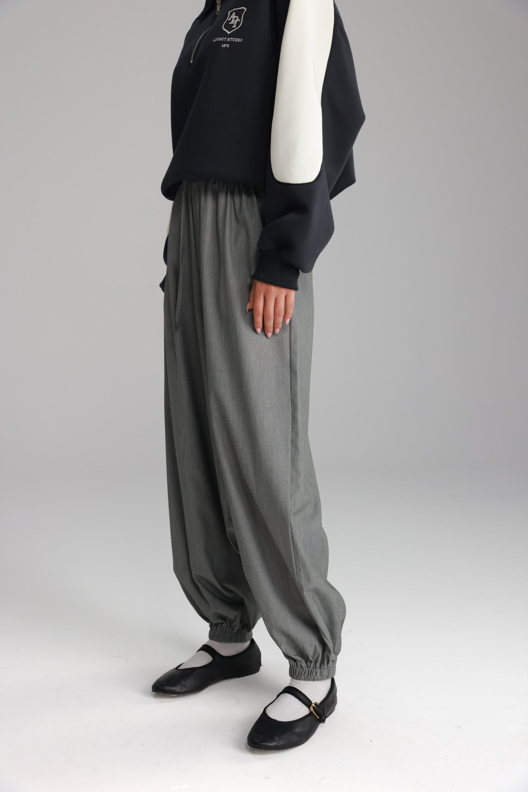 מכנסי אן אפור בהיר