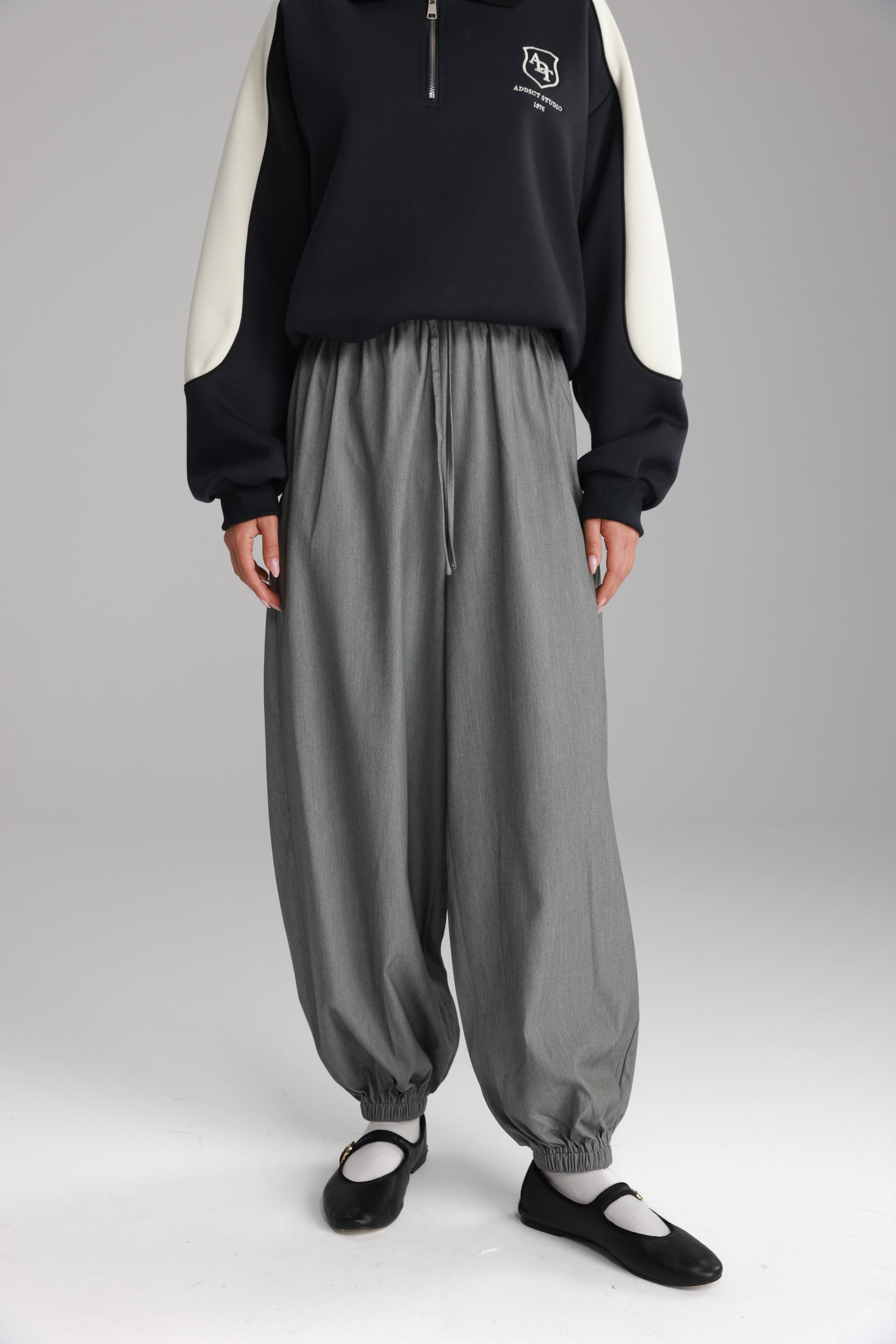 מכנסי אן אפור בהיר