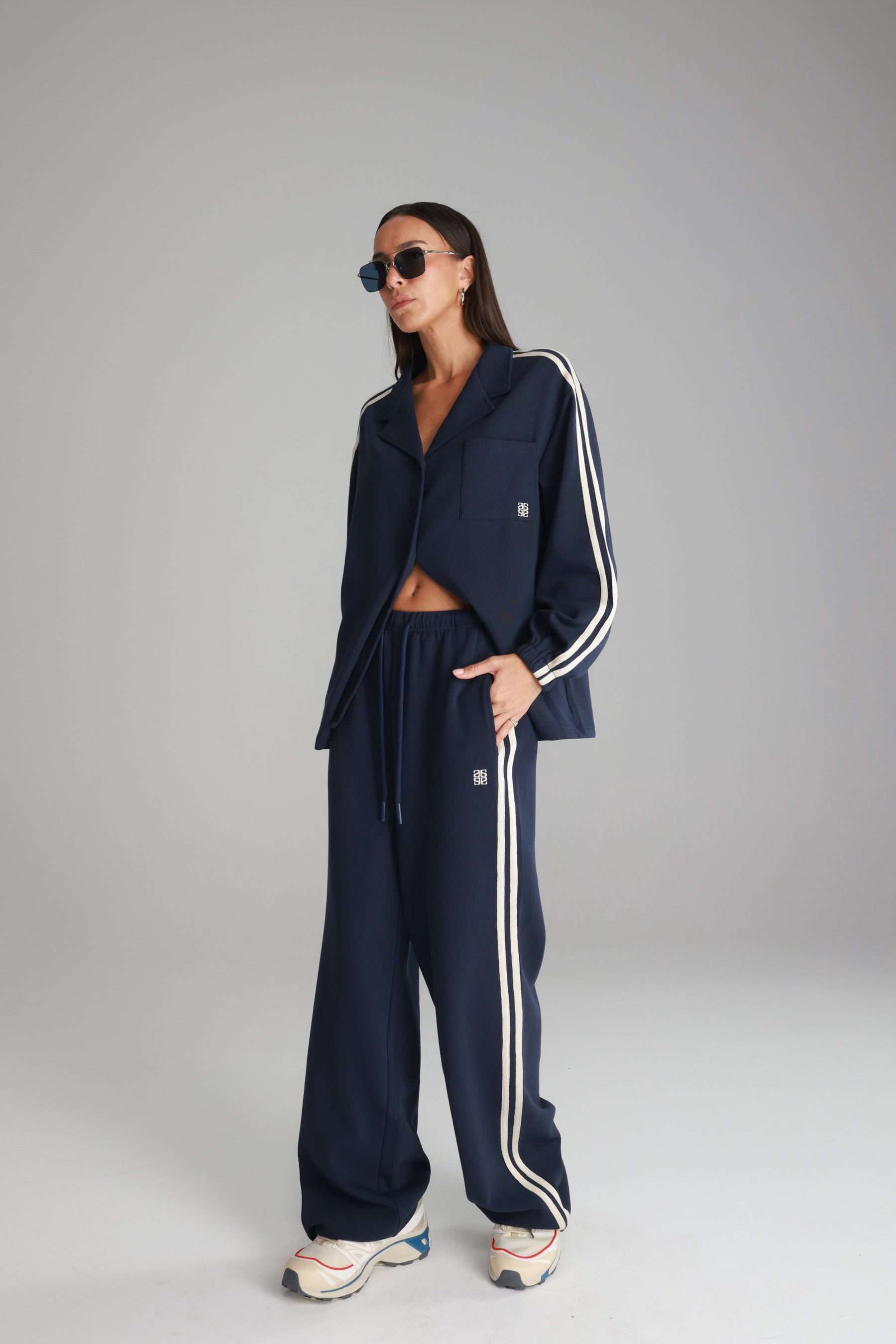 חליפת מלאני נייבי