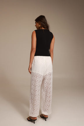 מכנסי קפרי לבנים