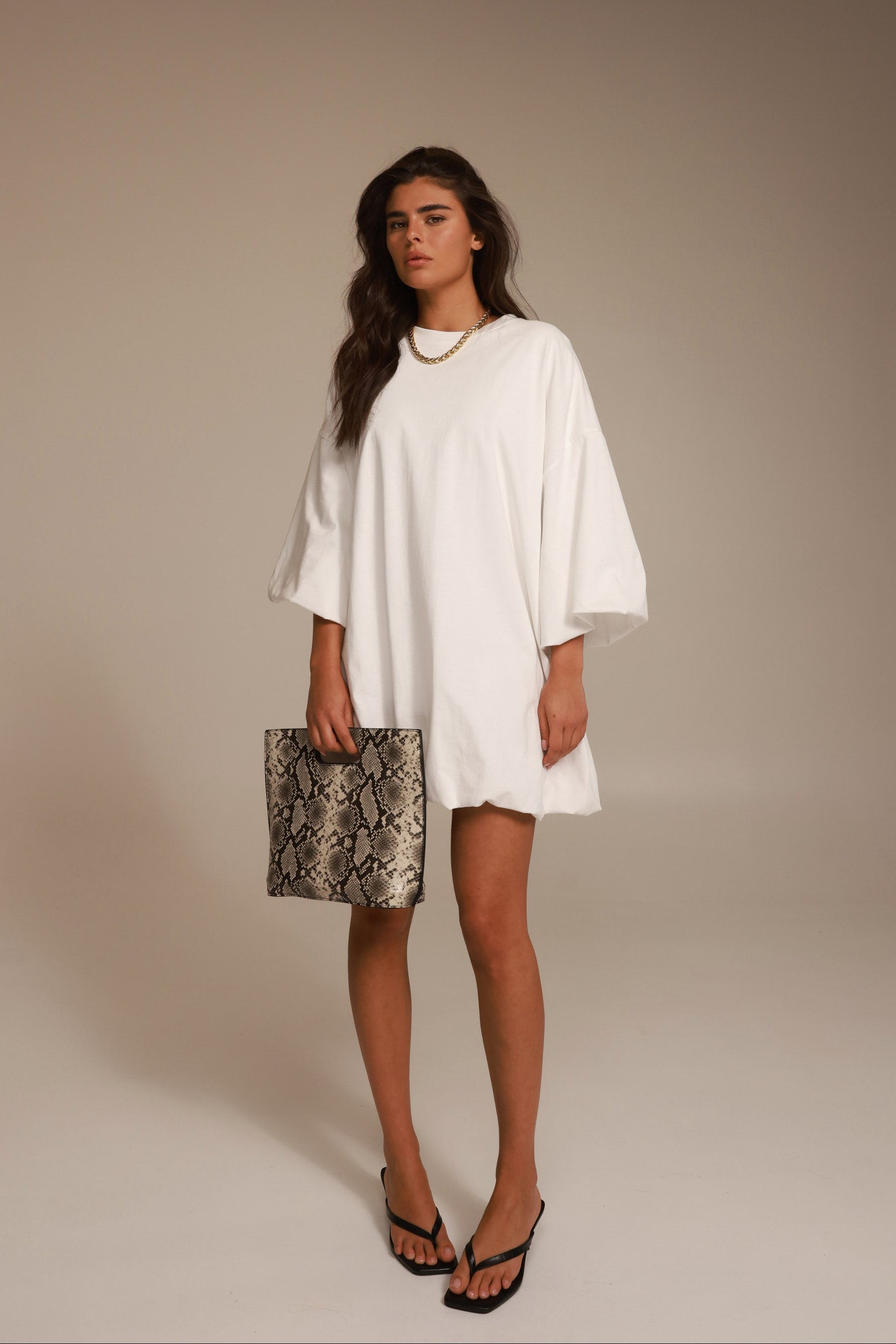 שמלת אמיליה לבנה