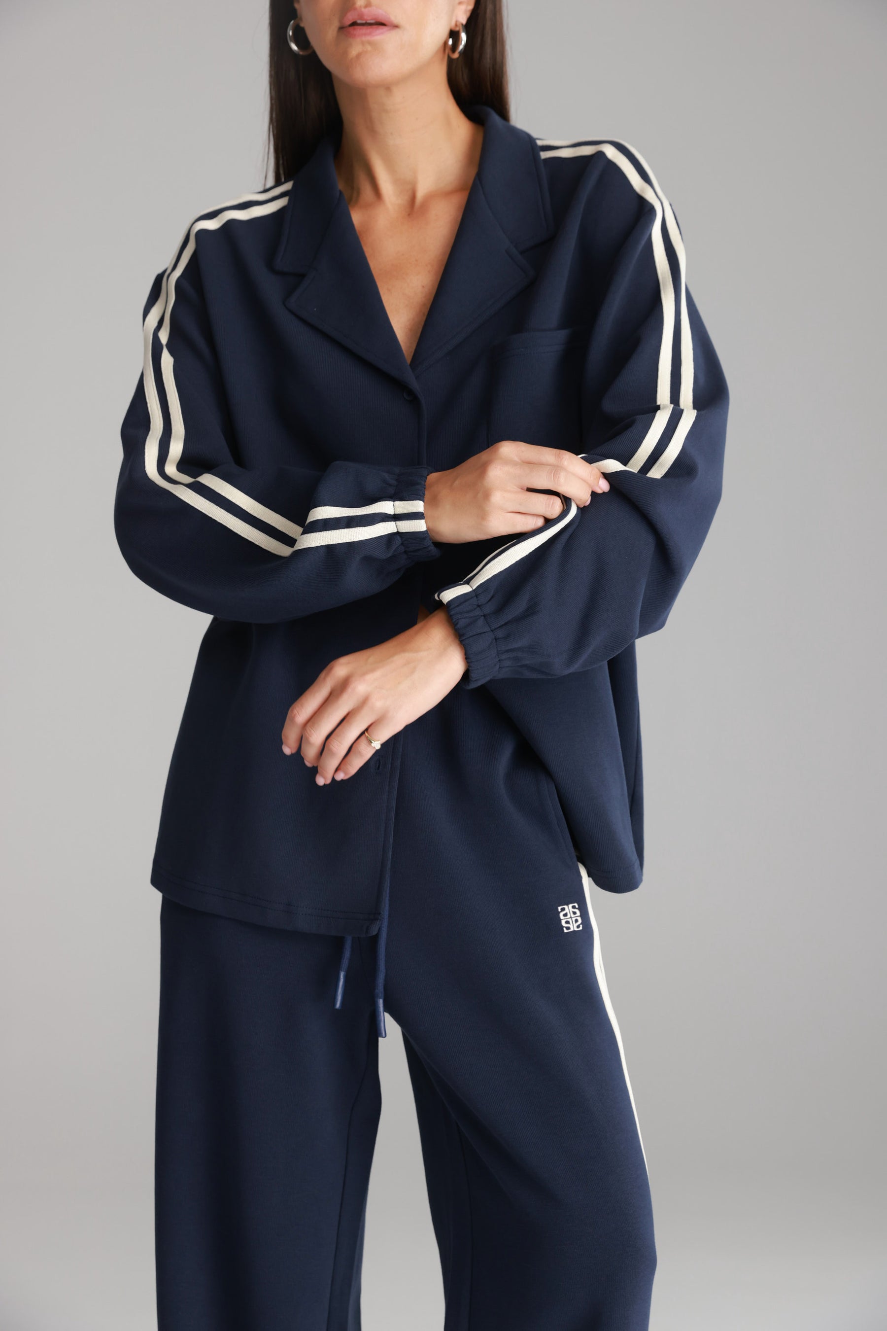 חליפת מלאני נייבי