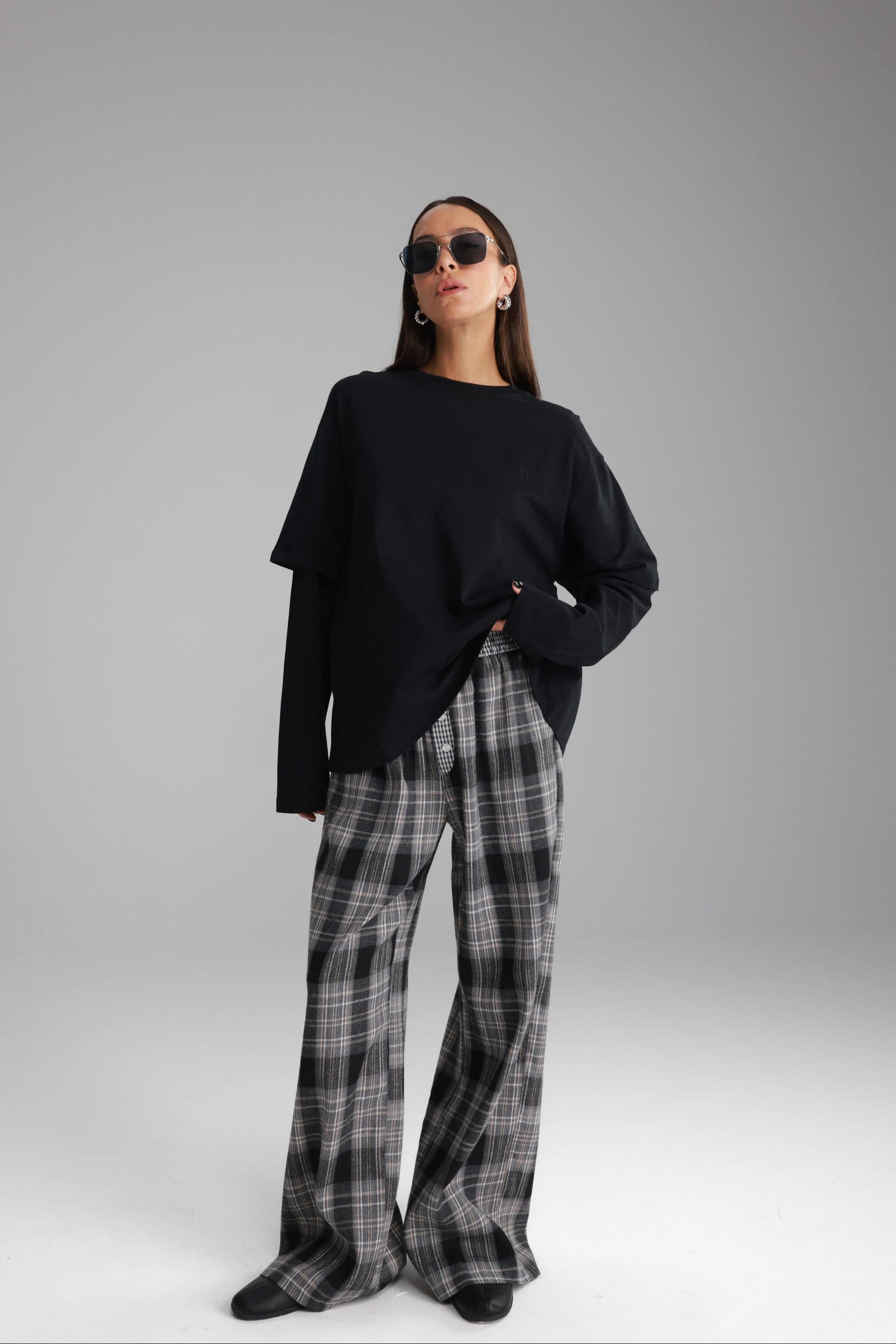 חולצת ולנטינה שחורה